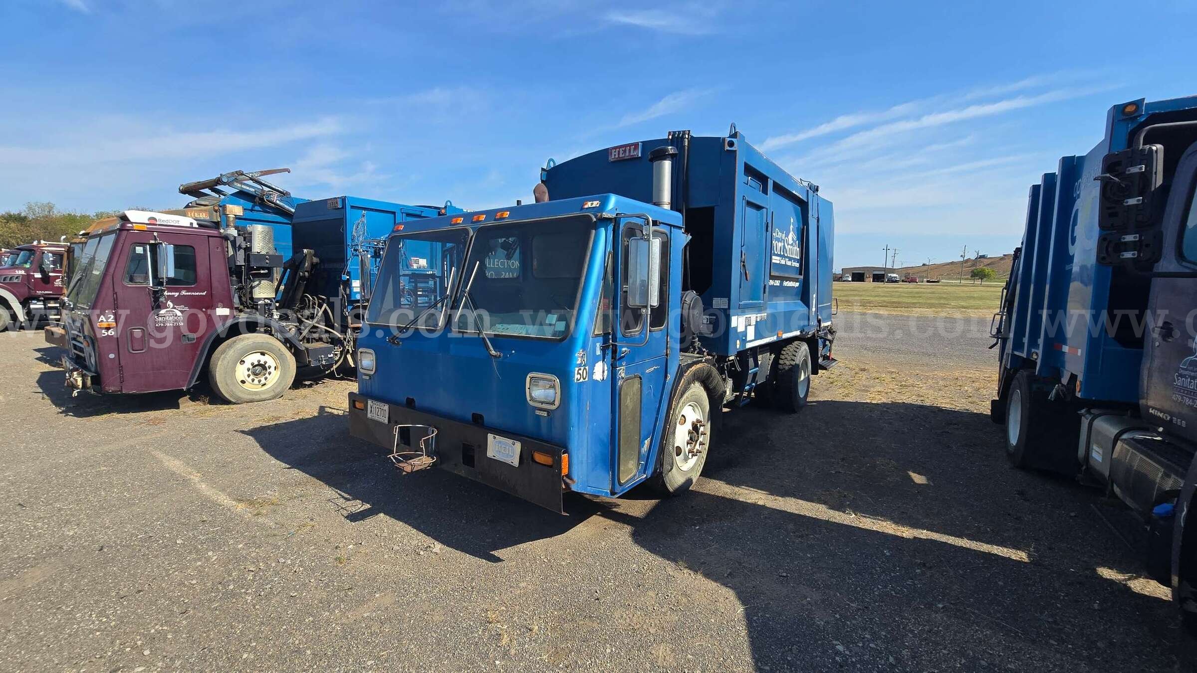 2004 Hino 268 Rear Loader Garbage Truck Hino 268 Government Surplus Auction - Photo #2