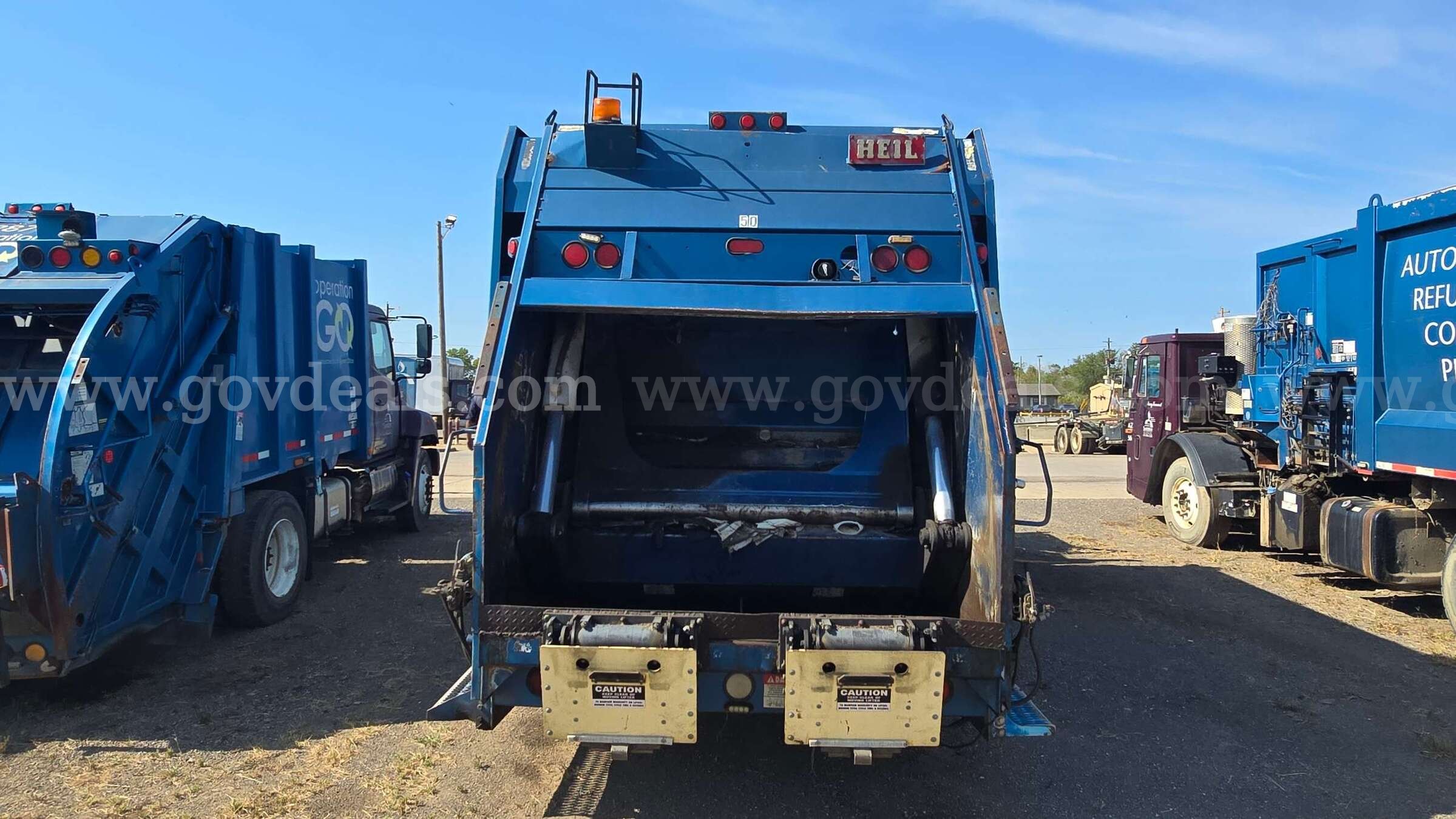 2004 Hino 268 Rear Loader Garbage Truck Hino 268 Government Surplus Auction - Photo #4