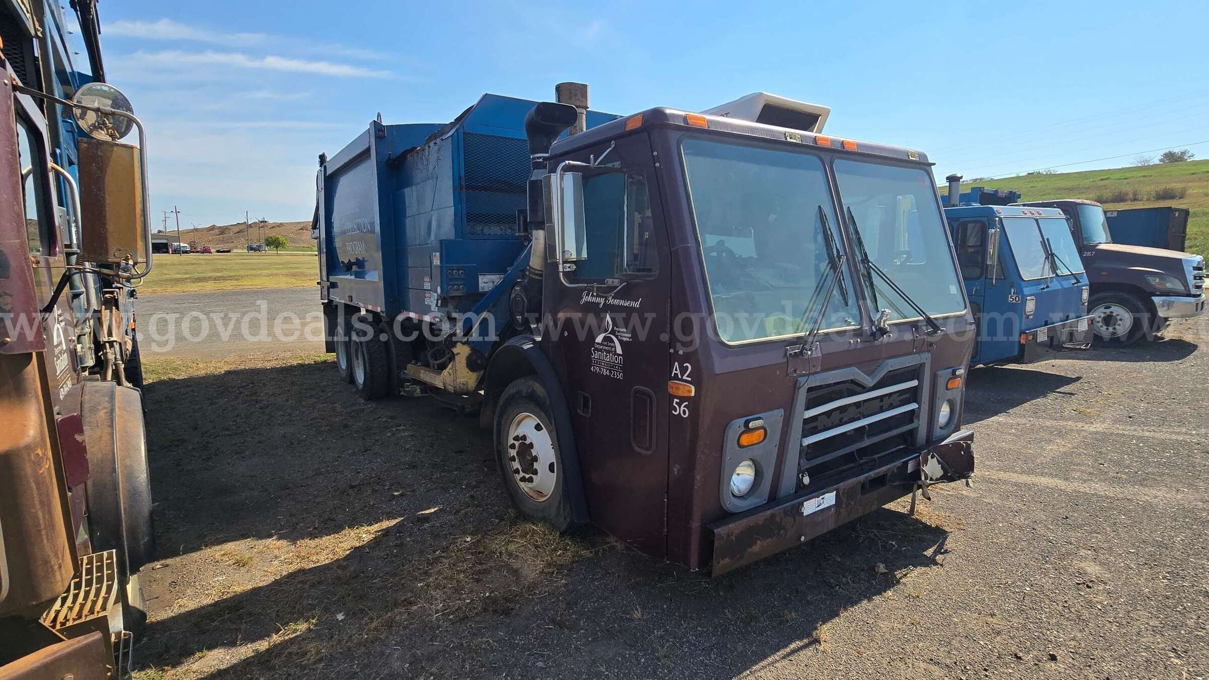 2013 Mack LEU600 Automated Side Loader Garbage Truck Mack LEU600 Government Surplus Auction - Photo #2