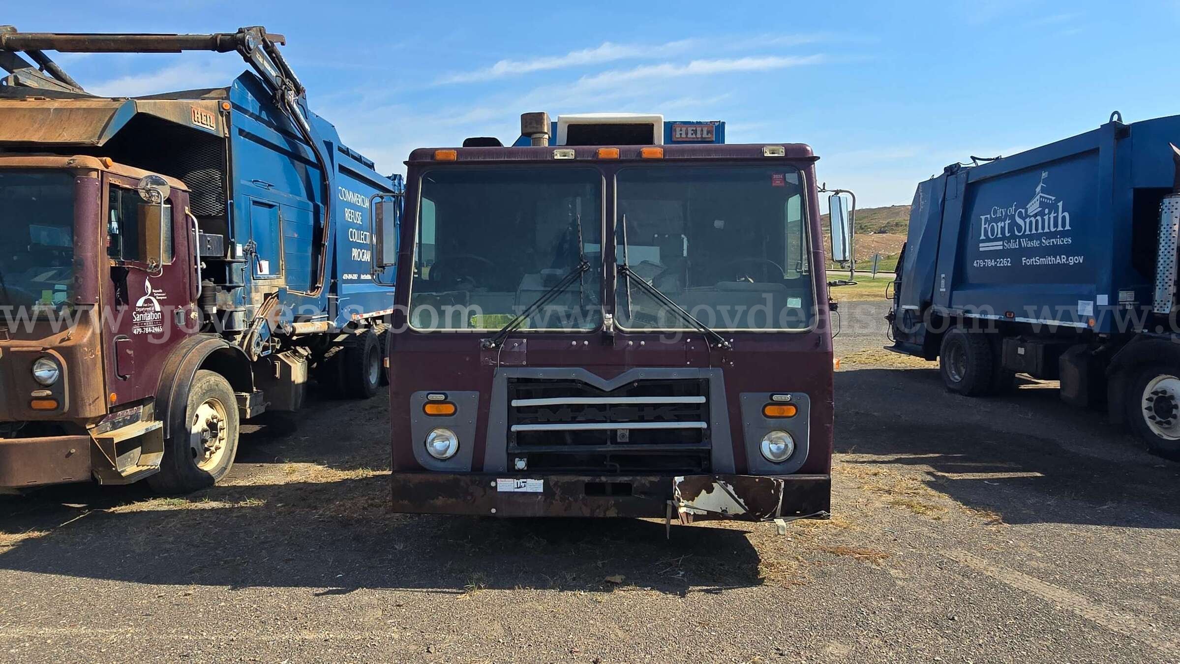 2013 Mack LEU600 Automated Side Loader Garbage Truck Mack LEU600 Government Surplus Auction - Photo #3