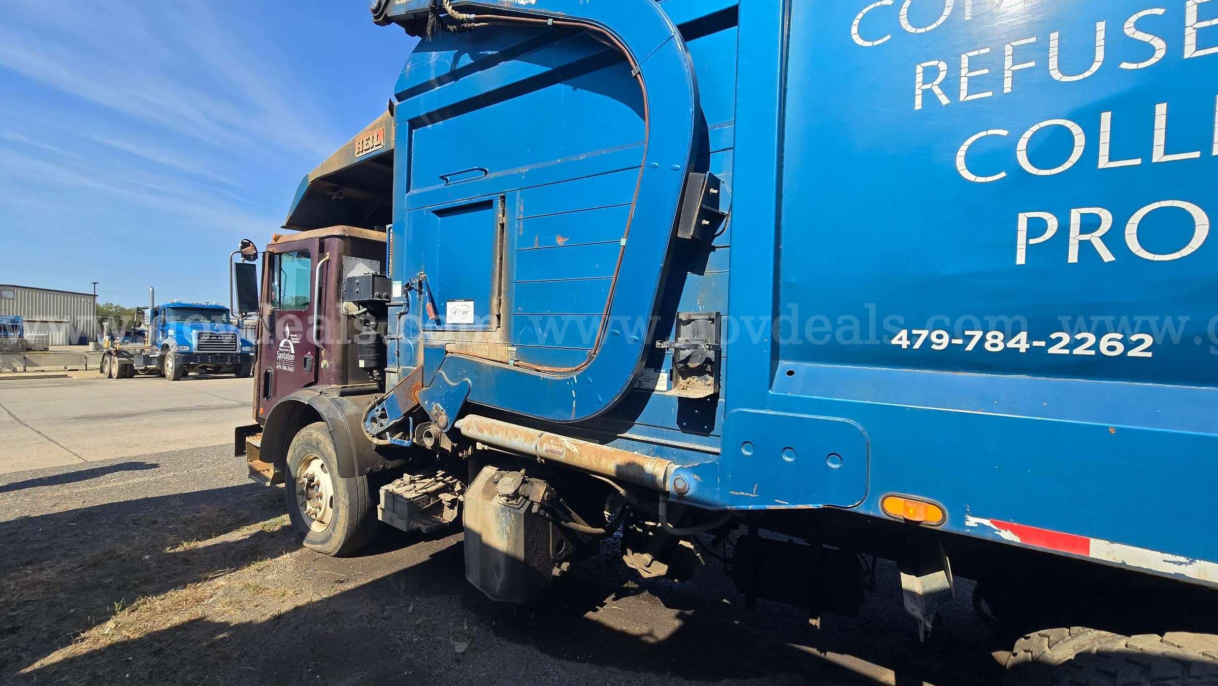 2013 Mack MRU600 Heil Front Loader Garbage Truck Mack MRU600 Government Surplus Auction - Photo #2