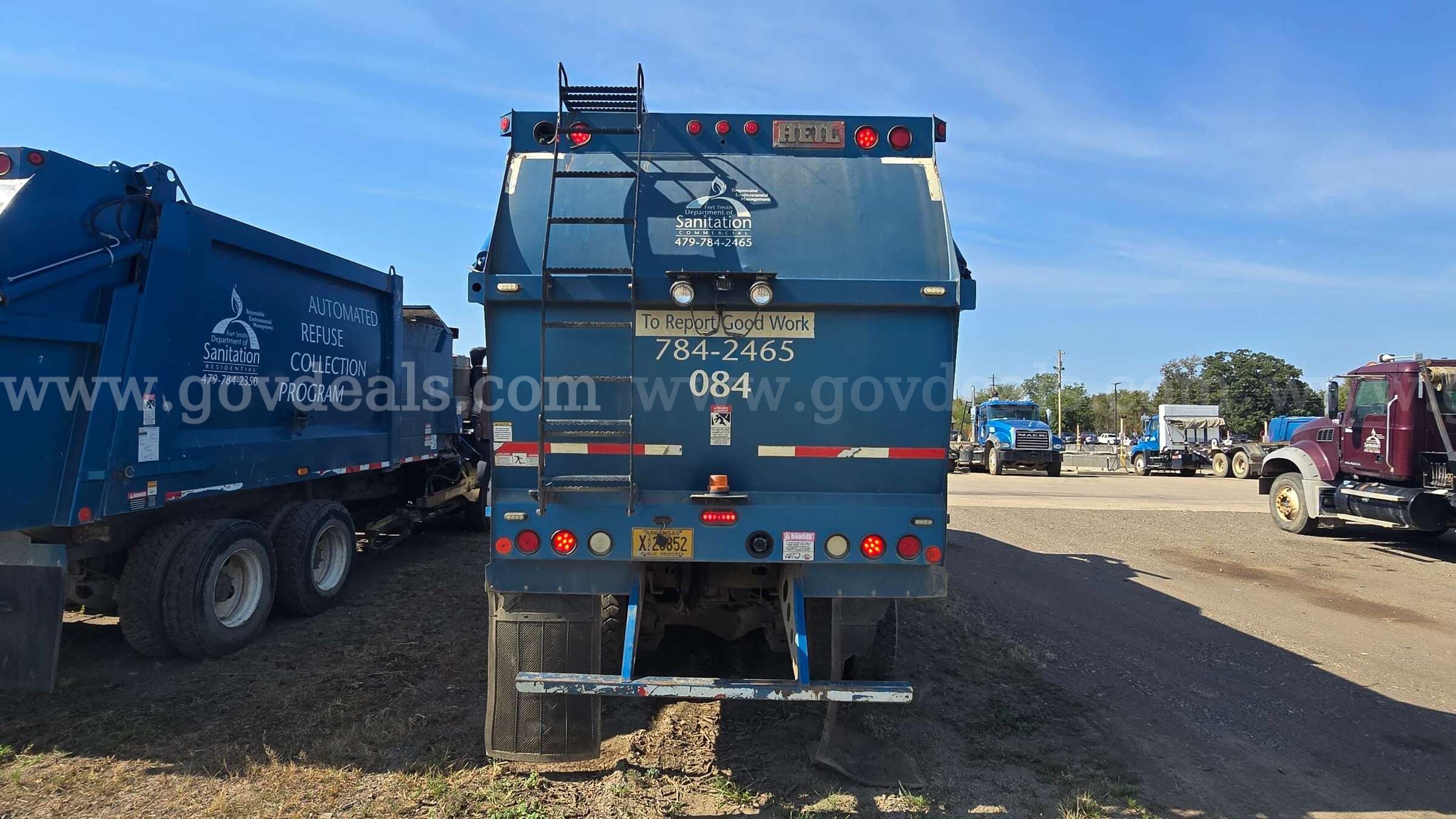 2013 Mack MRU600 Heil Front Loader Garbage Truck Mack MRU600 Government Surplus Auction - Photo #4