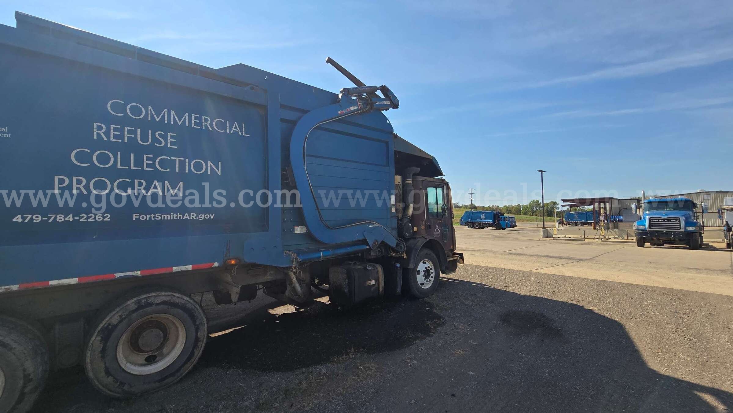 2013 Mack MRU600 Heil Front Loader Garbage Truck Mack MRU600 Government Surplus Auction - Photo #6