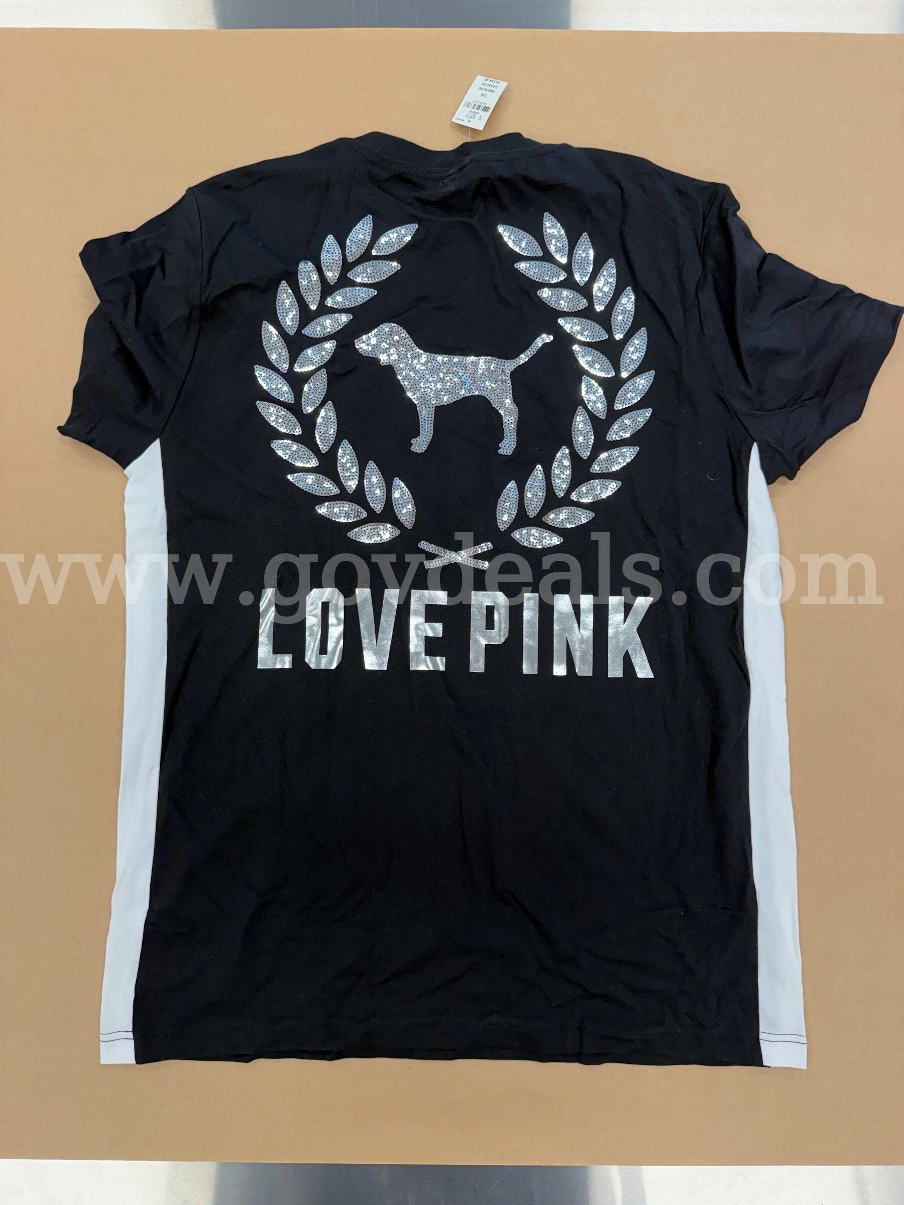 Assorted PINK & NIKE Women's Clothing - Size LG   Government Surplus Auction - Photo #3