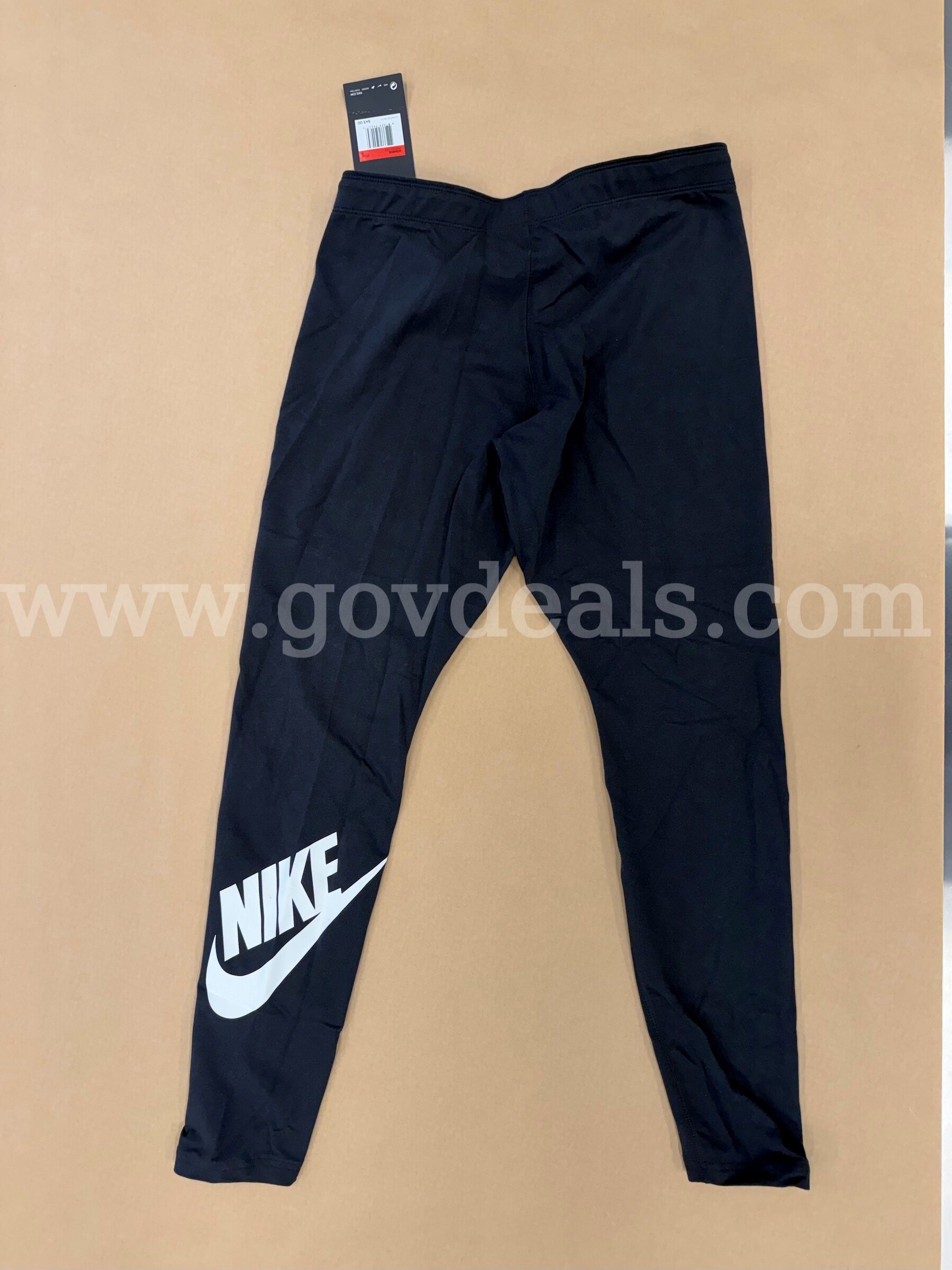 Assorted PINK & NIKE Women's Clothing - Size LG   Government Surplus Auction - Photo #6