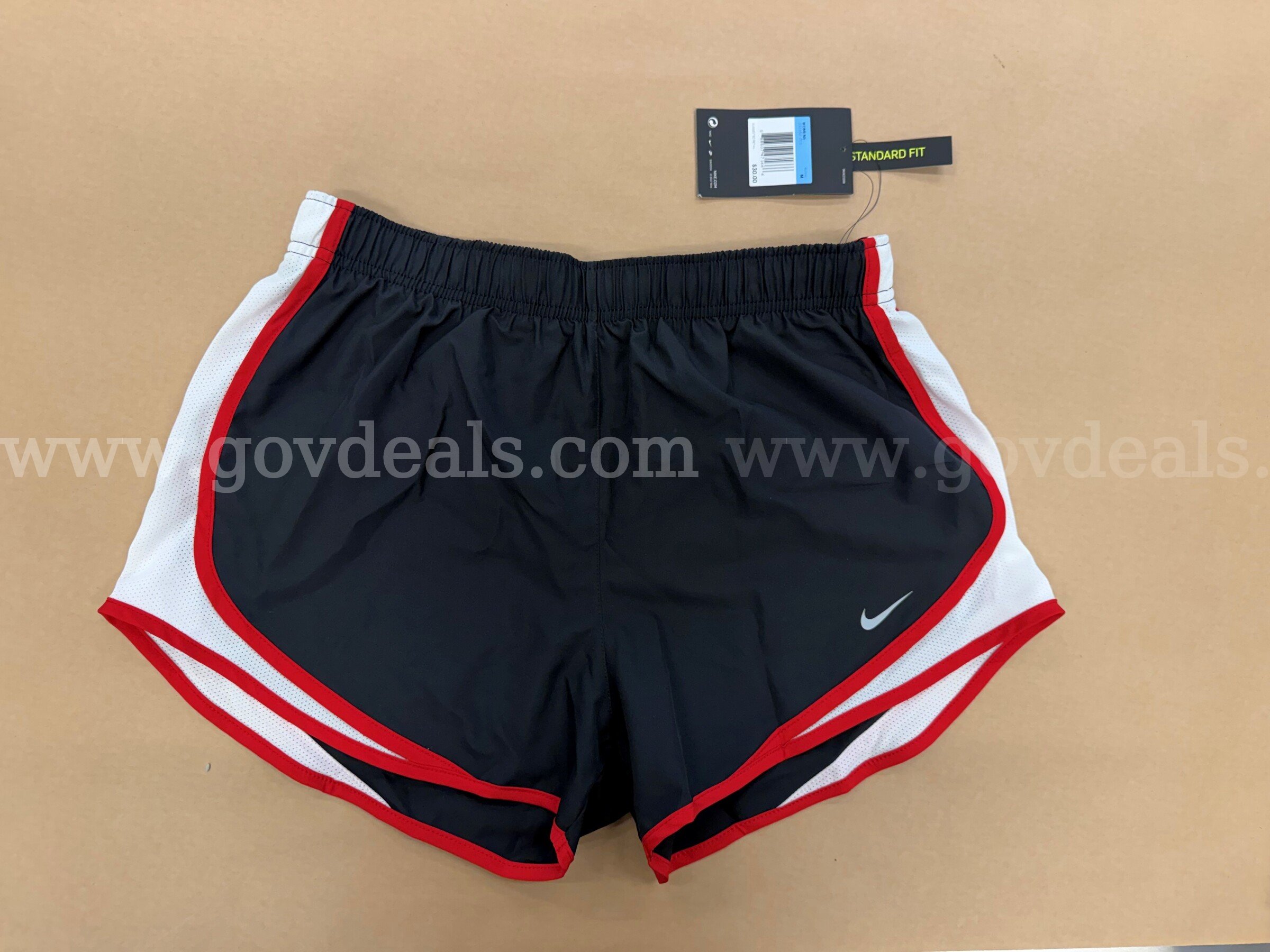 Assorted PINK & NIKE Women's Clothing - Size M   Government Surplus Auction - Photo #2