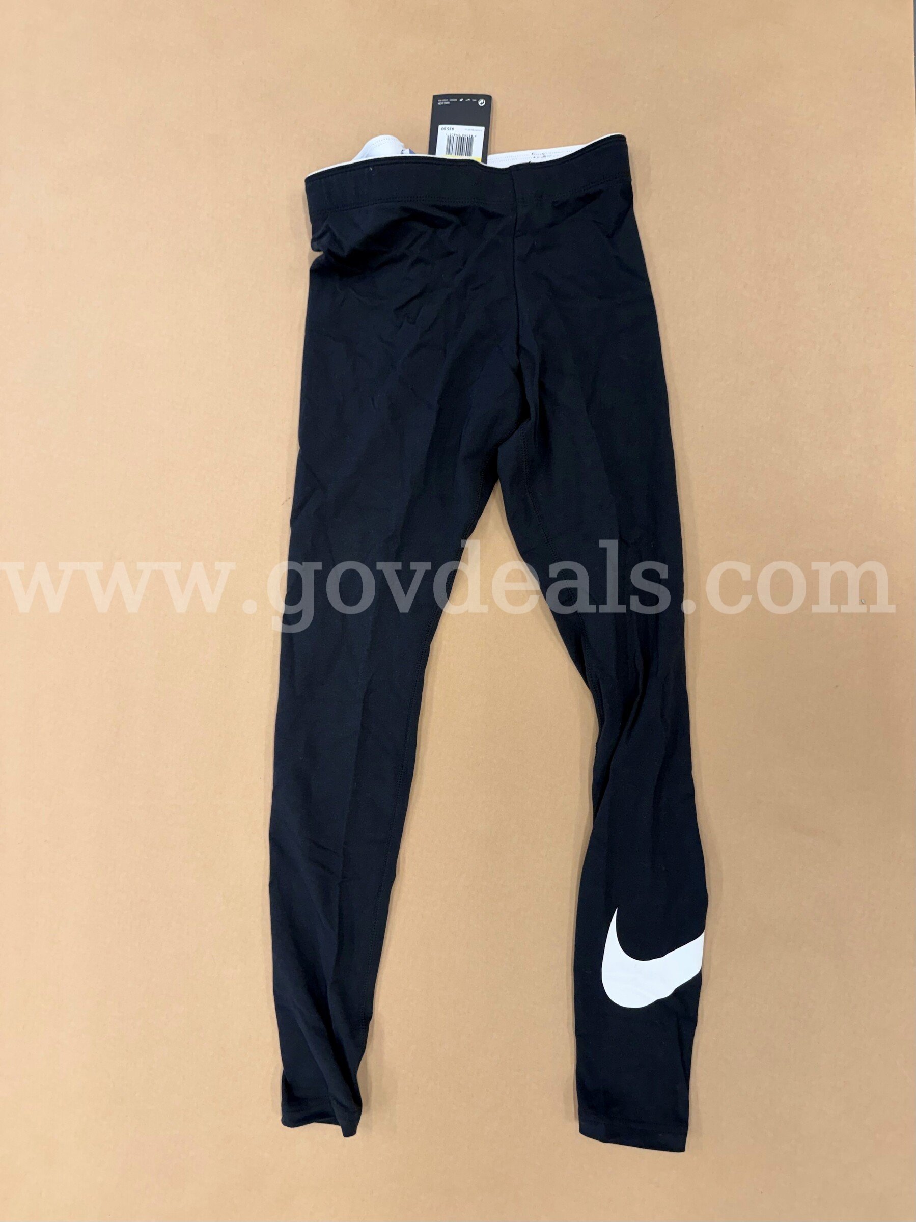 Assorted PINK & NIKE Women's Clothing - Size XS & S   Government Surplus Auction - Photo #4