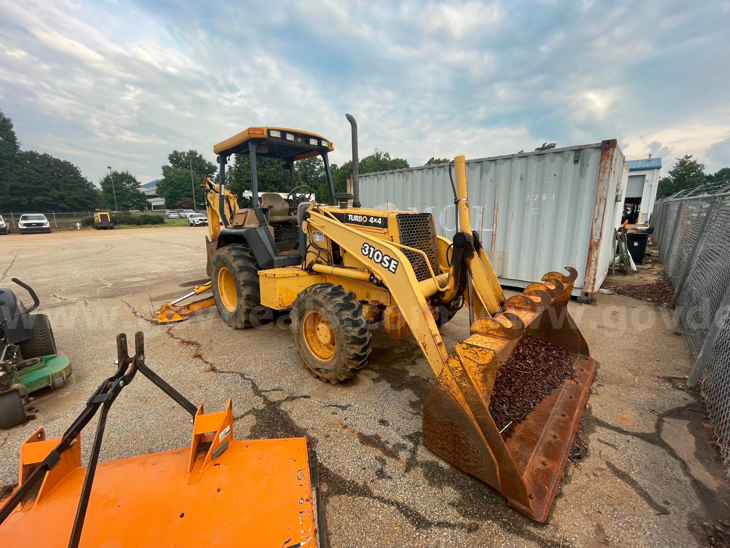 1999 John Deere 310SE John Deere 310SE Government Surplus Auction - Photo #4