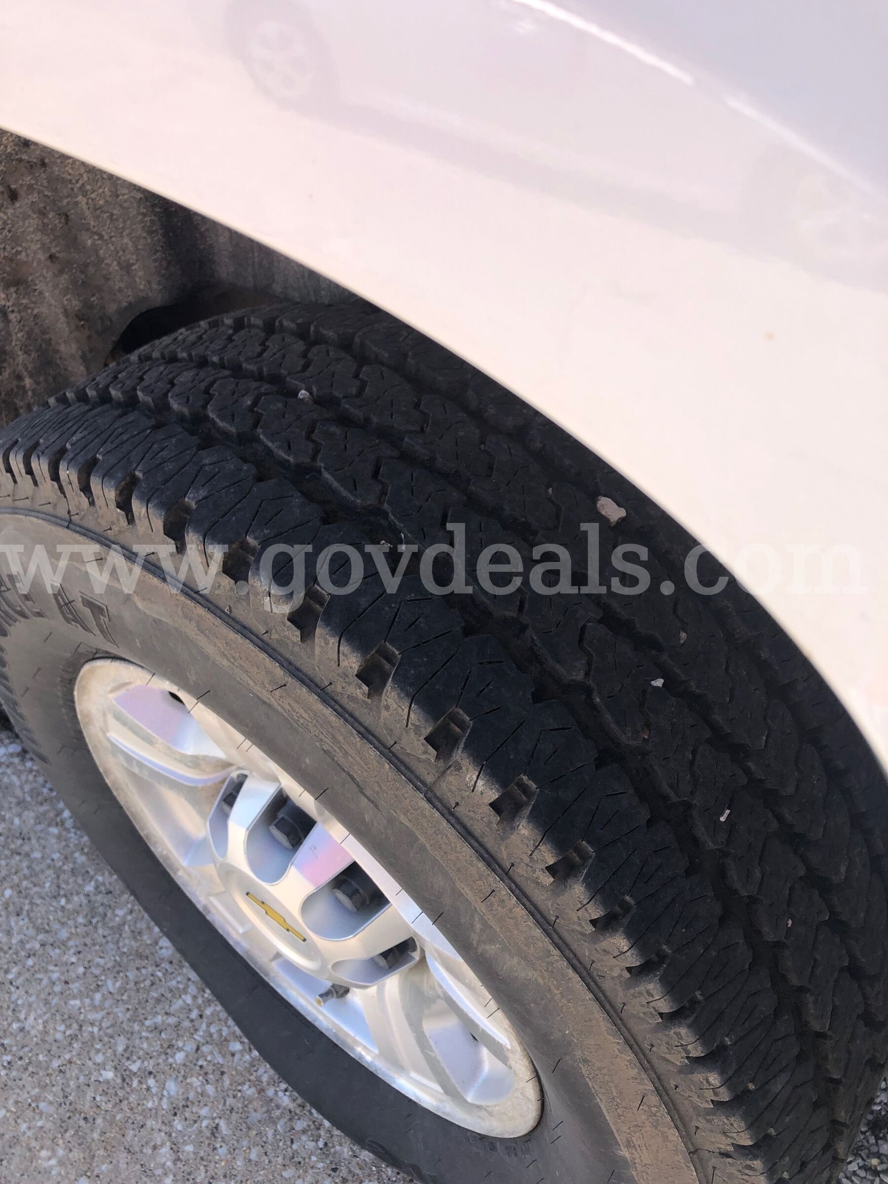 Chevy Suburban, Van #42 Chevrolet Suburban Government Surplus Auction - Photo #3