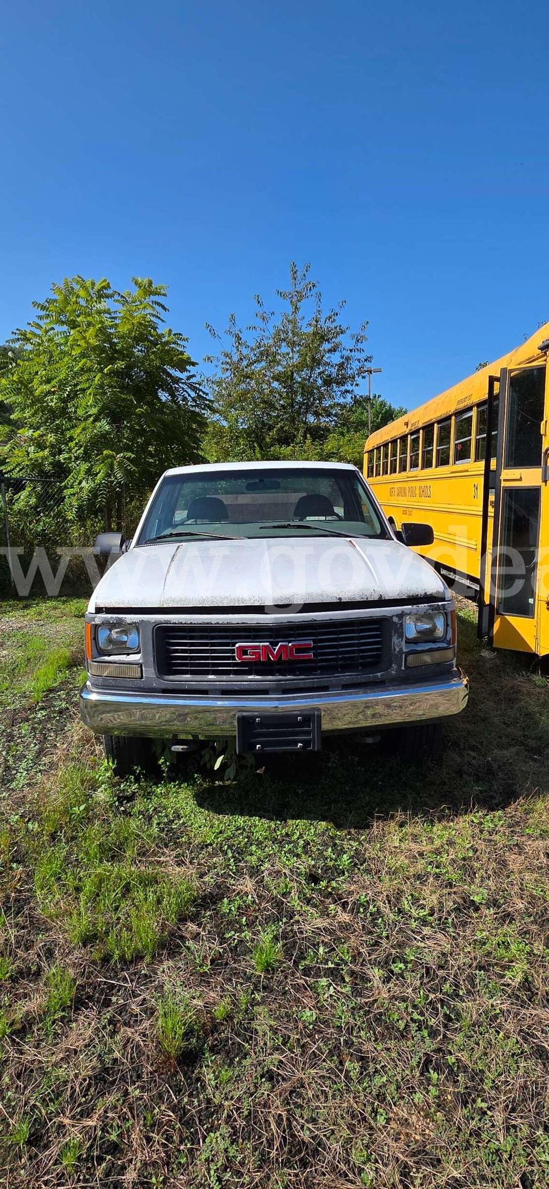 2000 GMC Sierra Classic 2500 (AS IS) GMC Sierra Government Surplus Auction - Photo #3