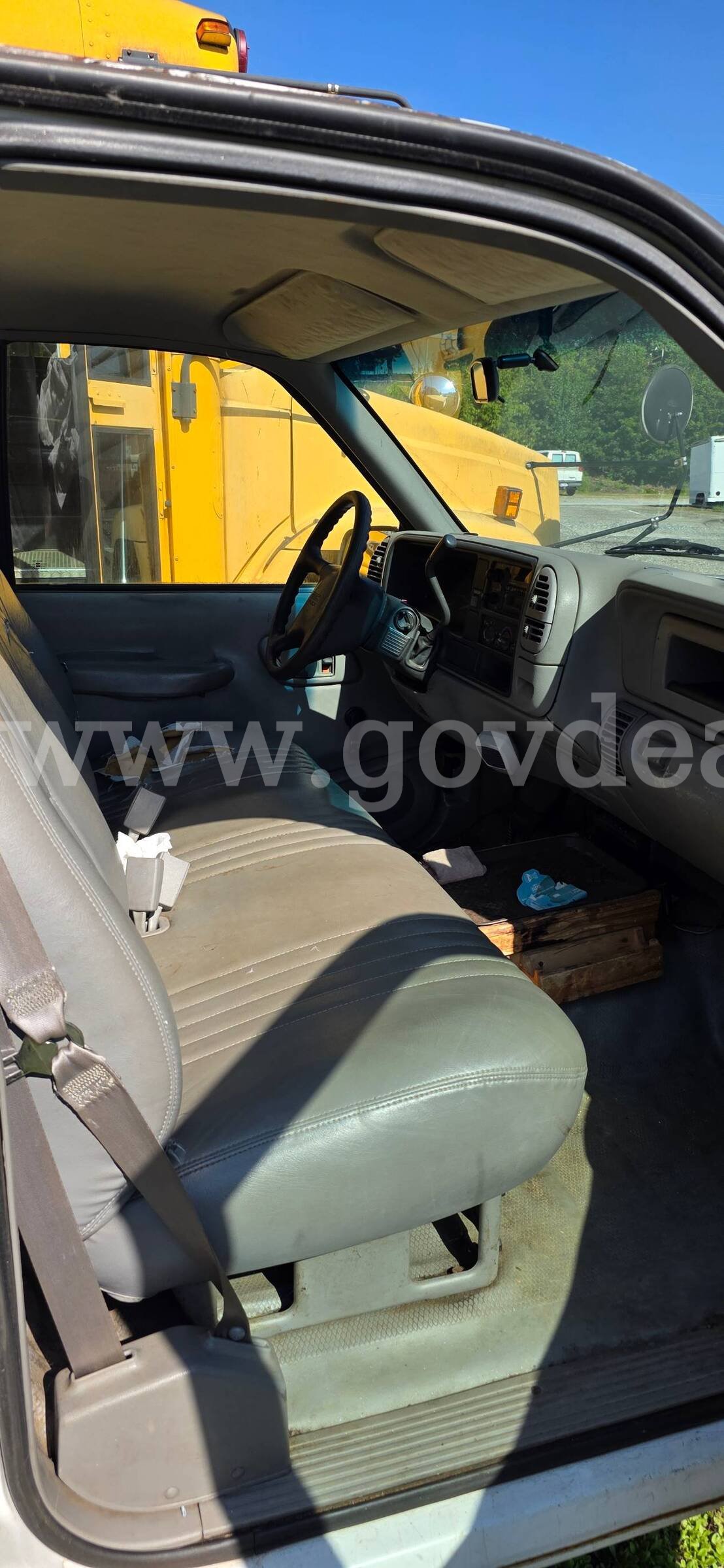 2000 GMC Sierra Classic 2500 (AS IS) GMC Sierra Government Surplus Auction - Photo #4