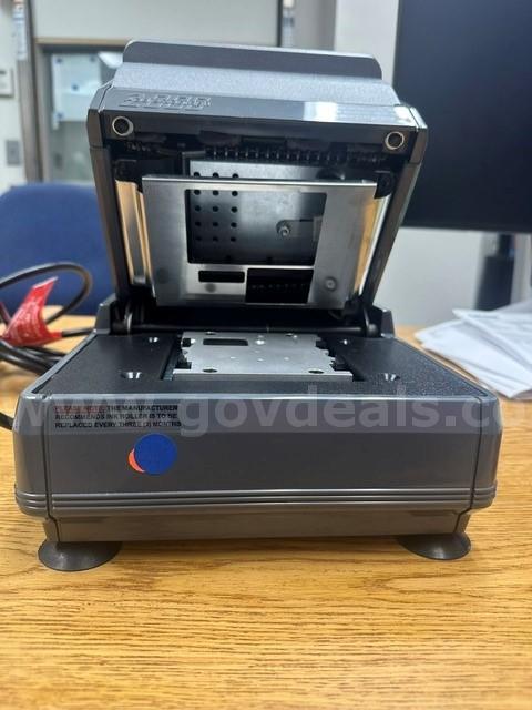Lot of (1) Addressograph 2000 Electric Card Imprinter. Addressograph 2000 Government Surplus Auction - Photo #2
