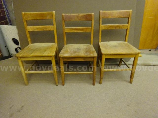 Lot of (9) Miscellaneous Wooden Chairs.   Government Surplus Auction - Photo #2