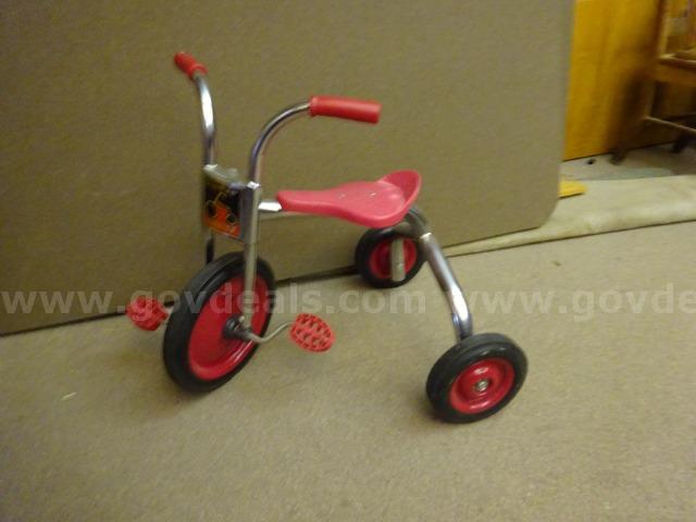 Lot of (1) Silver Ridyr Angela Tricycle.