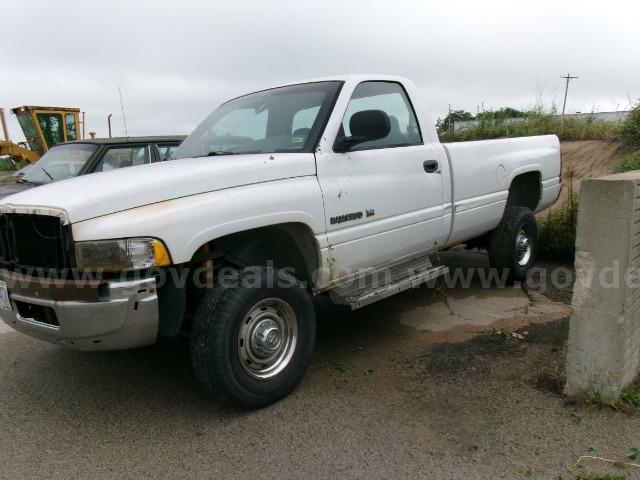 1999 Dodge Ram 2500 4WD, 84621 Miles.