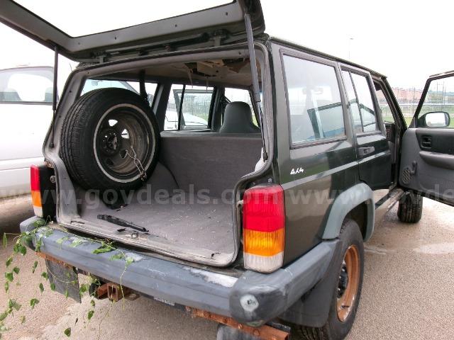 1998 Jeep Cherokee 4WD, Mileage Unknown. Jeep Cherokee Government Surplus Auction - Photo #2