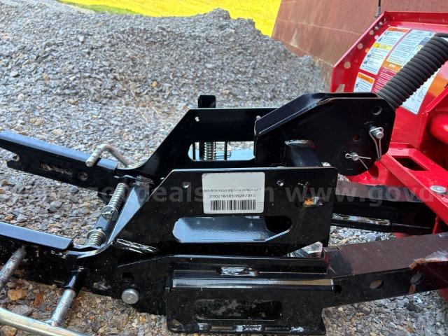 Lot of (1) Western 6' Wide Plow, Winch Lift for UTV. WESTERN 6' MD IMPACT STRAIGHT BLADE Government Surplus Auction - Photo #3
