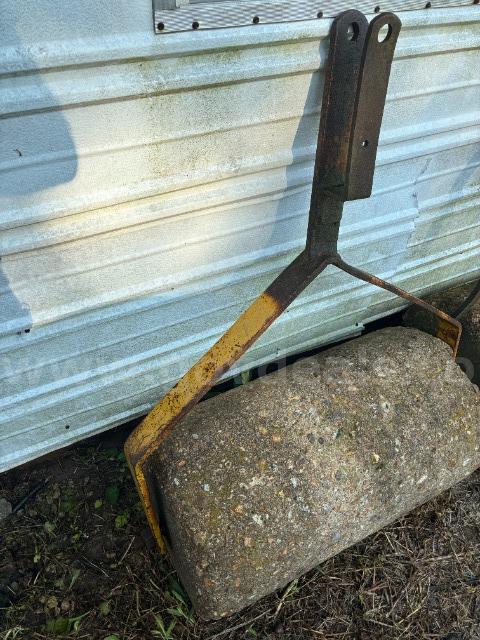 Lot of (2) Vintage DIY Lawn Rollers / Crushers   Government Surplus Auction - Photo #2