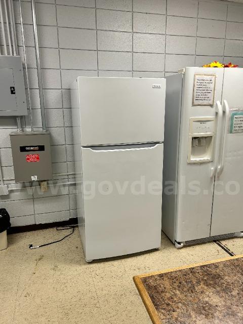 Lot of (1) 2024 Frigidaire Refrigerator