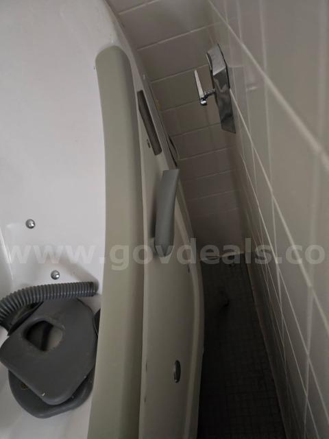 Arjo Parker Bathtub   Government Surplus Auction - Photo #2