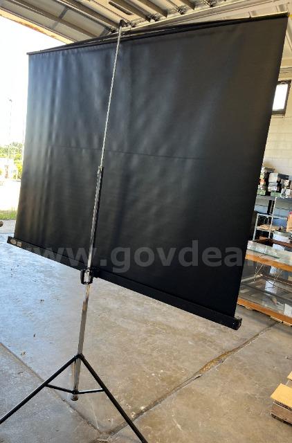 Lot of (1) Bretford Projection Screen   Government Surplus Auction - Photo #2