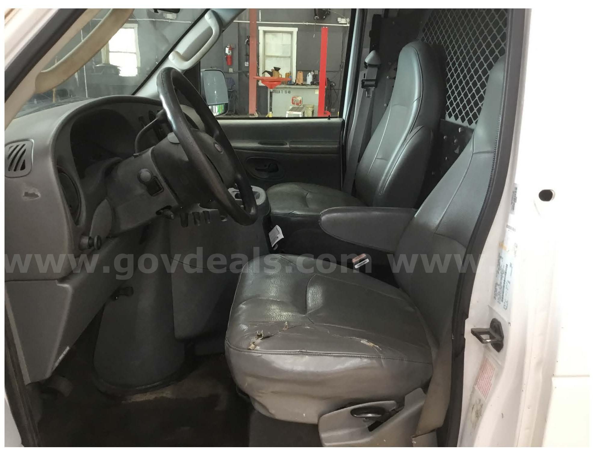 2004 Ford Econoline Ford Econoline Government Surplus Auction - Photo #5