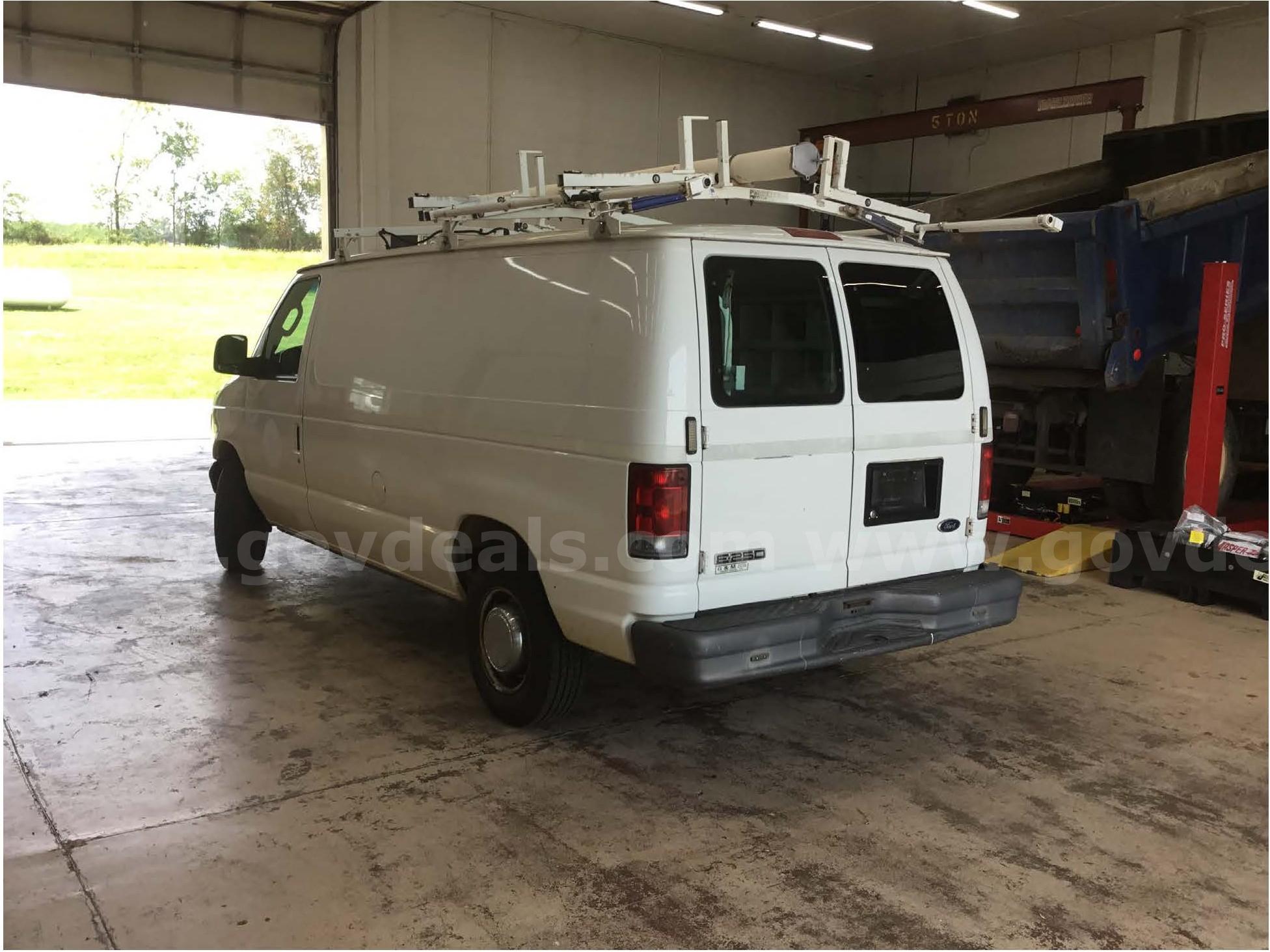 2006 Ford Econoline Ford Econoline Government Surplus Auction - Photo #2