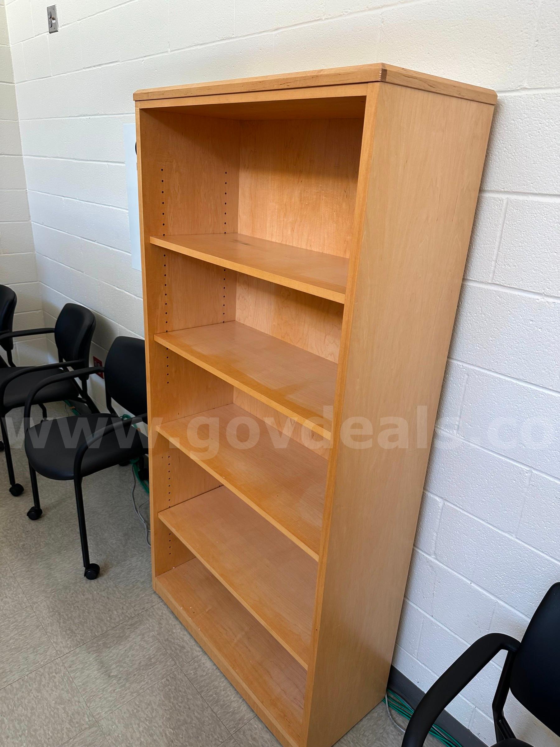 3 Shelves (2 Metal & 1 Wooden) Multiple  Government Surplus Auction - Photo #3