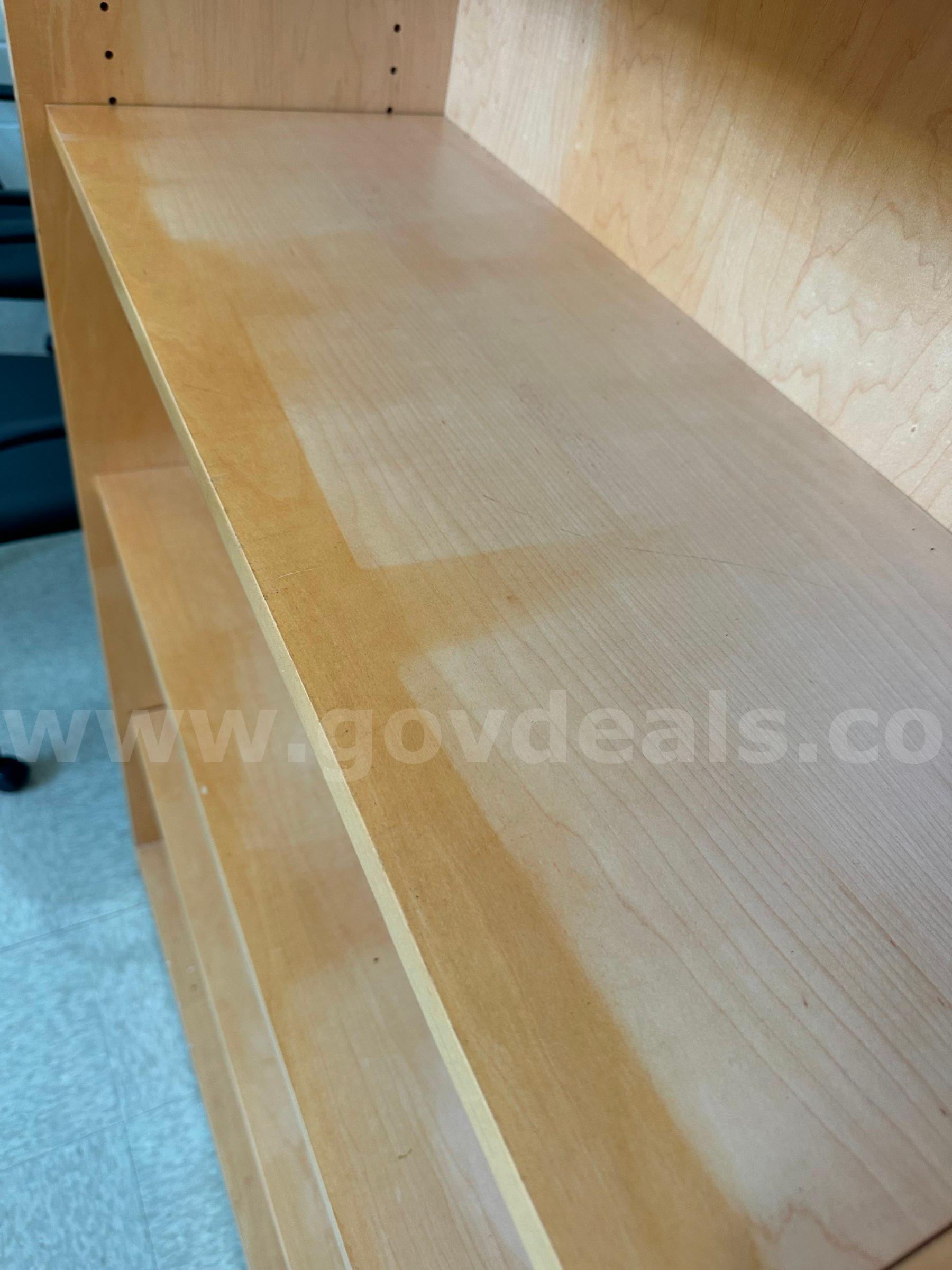 3 Shelves (2 Metal & 1 Wooden) Multiple  Government Surplus Auction - Photo #5