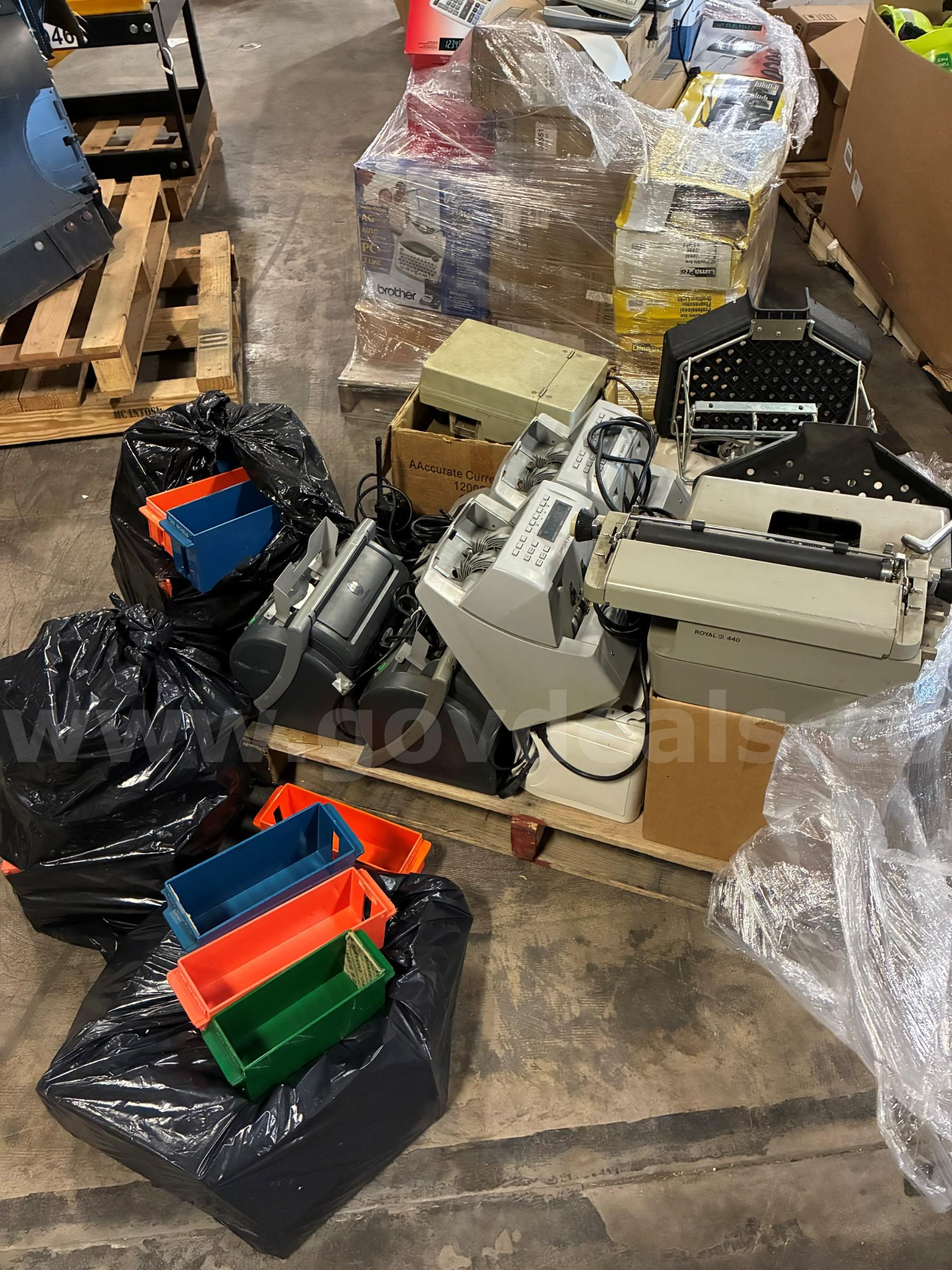 Miscellaneous Electronics Lot: Typewriter, Printing Calculators, Coin/Currency Counters, Label Machines, Etc. SHARP, BROTHER, BRANDT  Government Surplus Auction - Photo #6