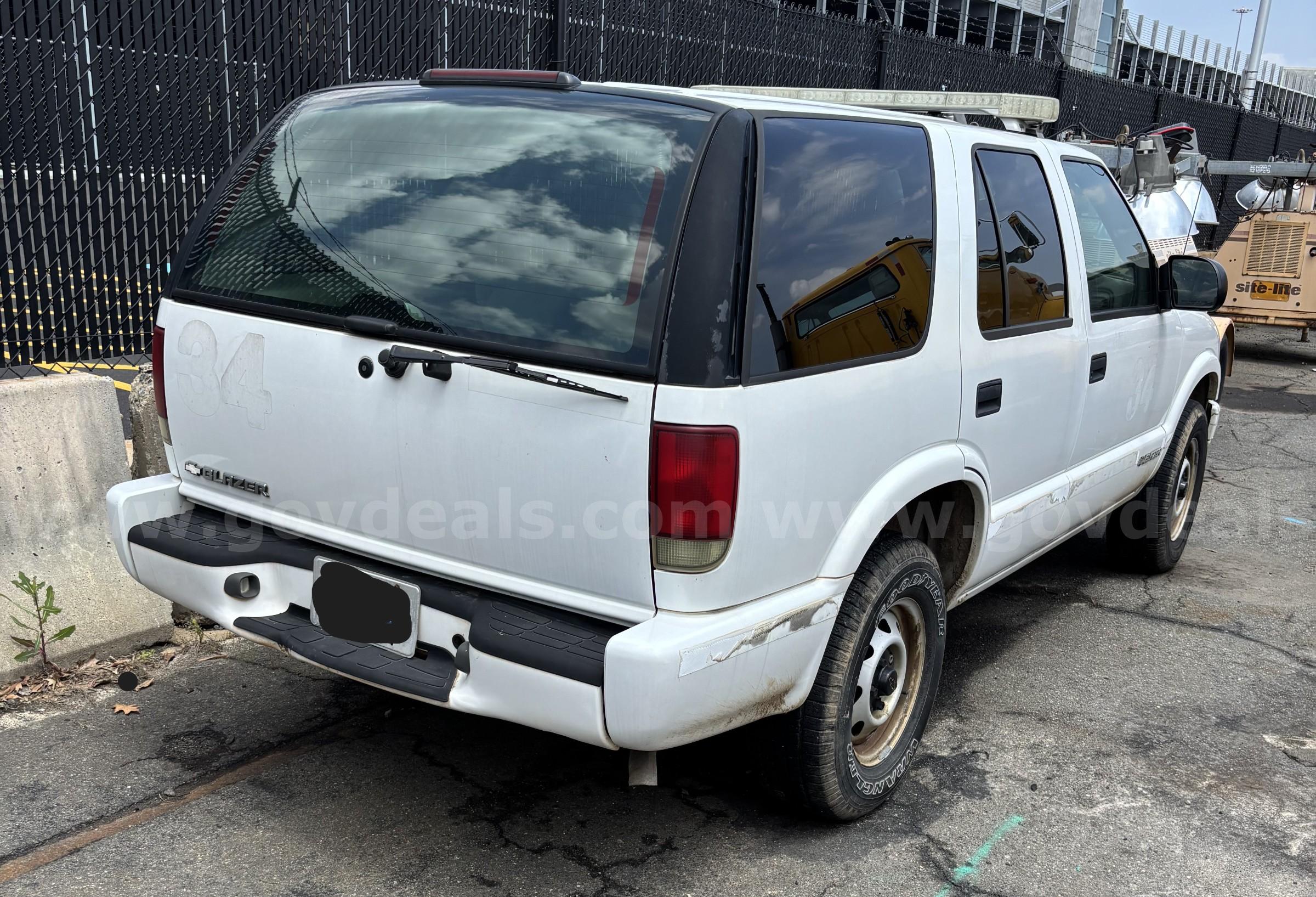 2004 Chevrolet Blazer 4X4 (LOW MILES) Chevrolet Blazer Government Surplus Auction - Photo #2