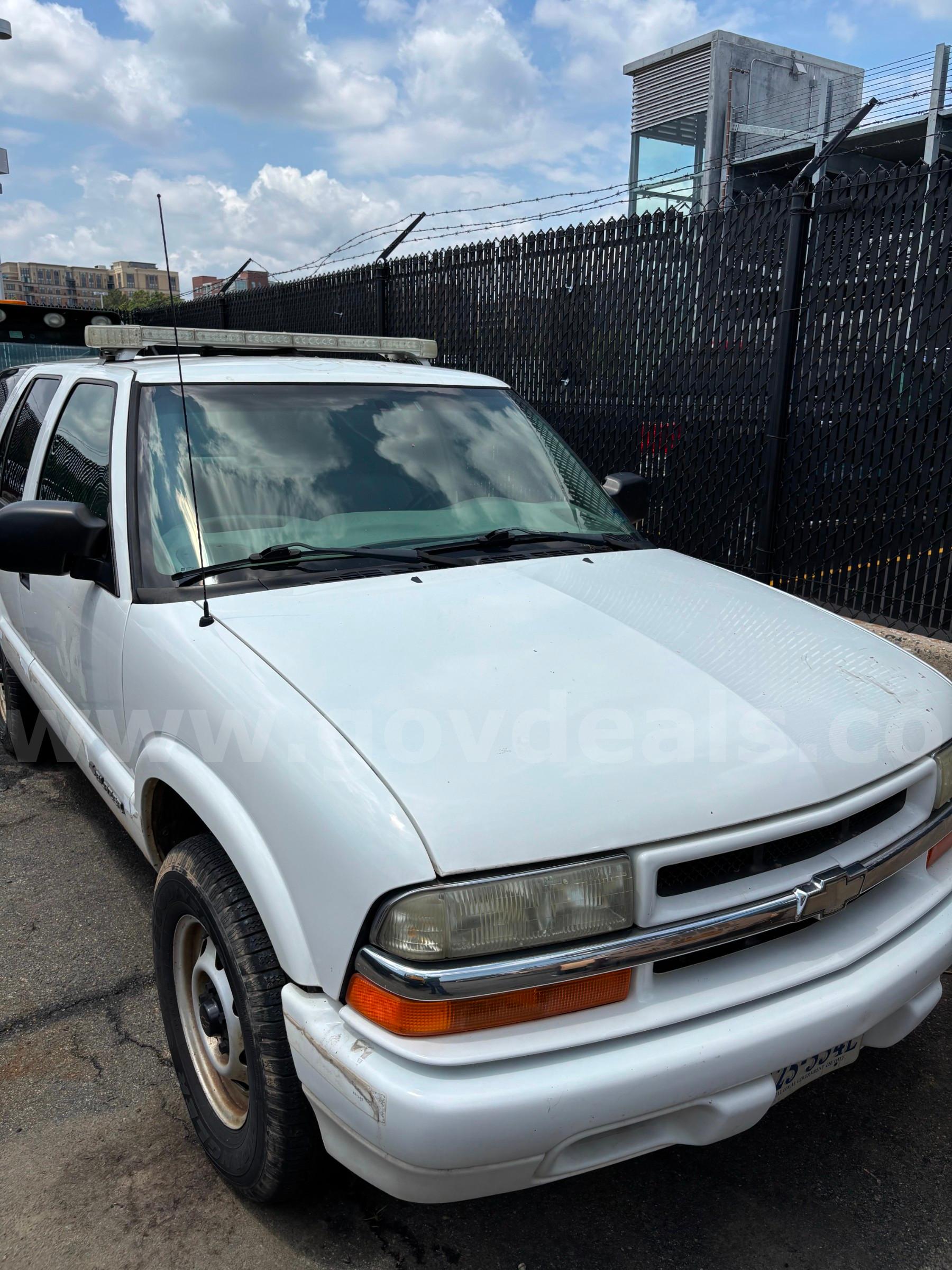 2004 Chevrolet Blazer 4X4 (LOW MILES) Chevrolet Blazer Government Surplus Auction - Photo #3