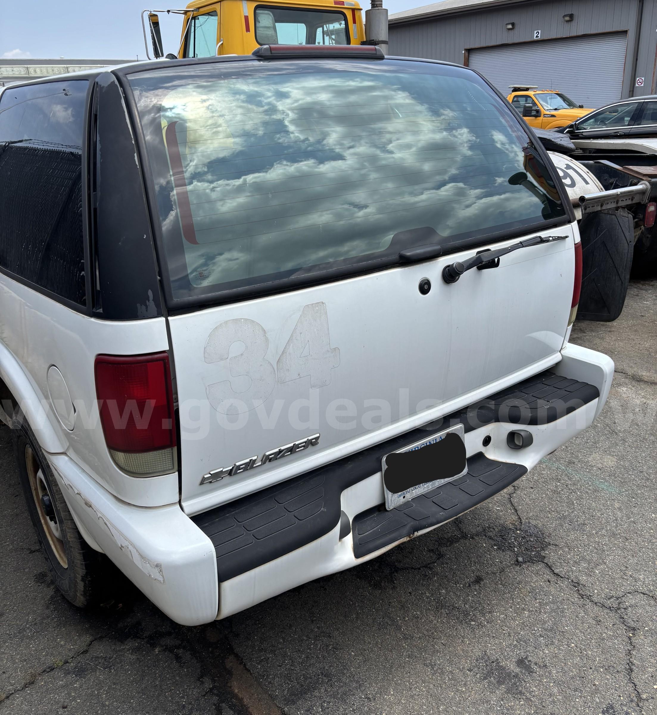 2004 Chevrolet Blazer 4X4 (LOW MILES) Chevrolet Blazer Government Surplus Auction - Photo #5