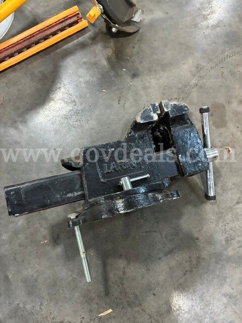 6" bench vise LAREN  Government Surplus Auction - Primary Photo