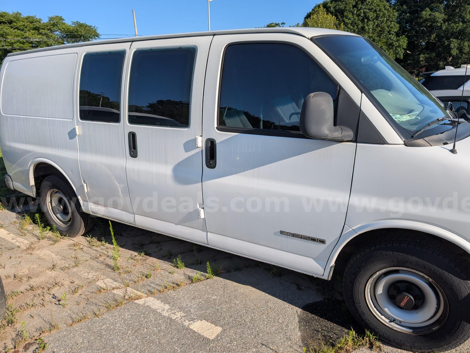 1998 GMC Savana GMC Savana Government Surplus Auction - Photo #2