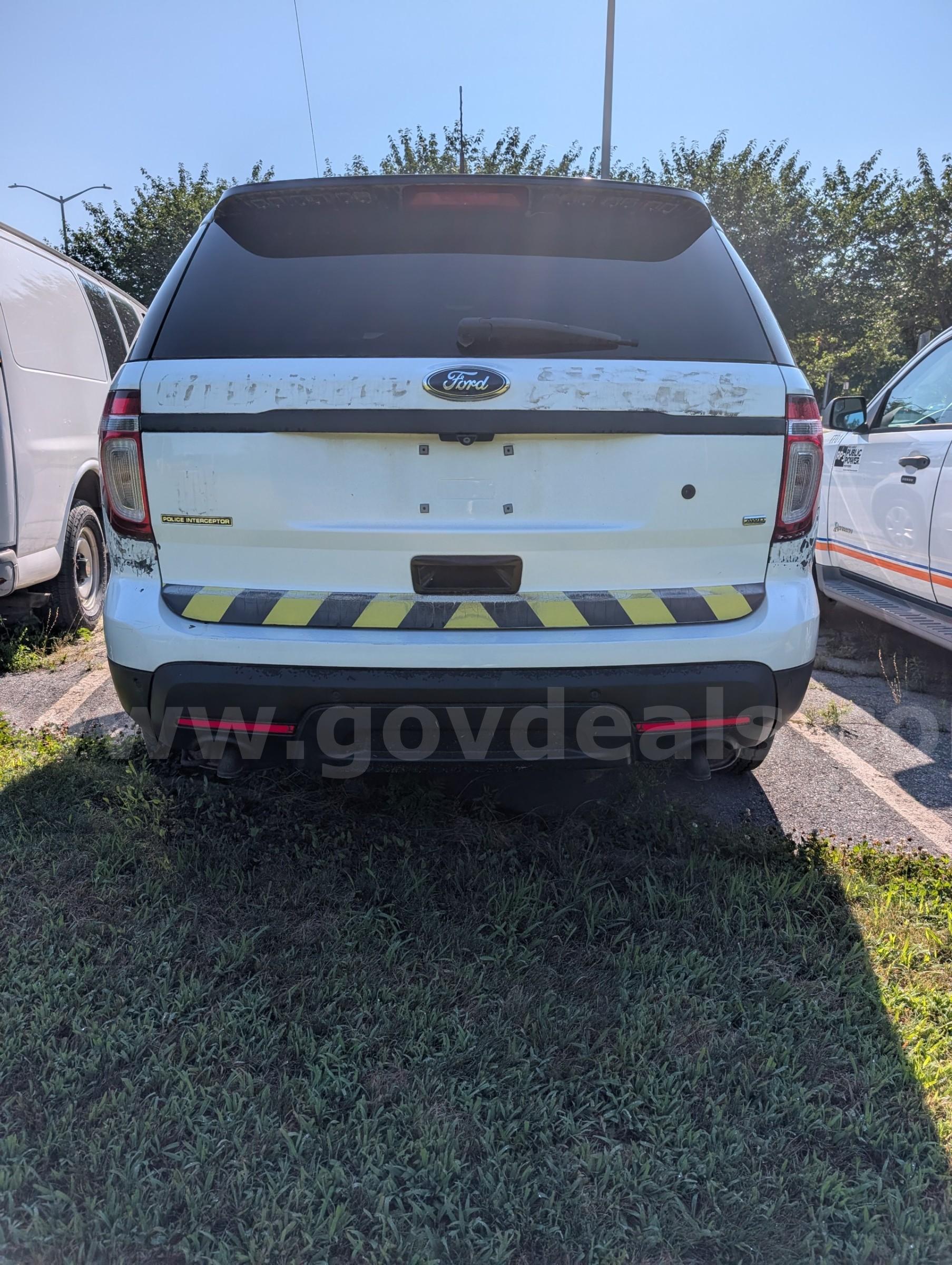 2016 Ford Explorer - Sport Utility (Police Interceptor) Ford Explorer Government Surplus Auction - Photo #4