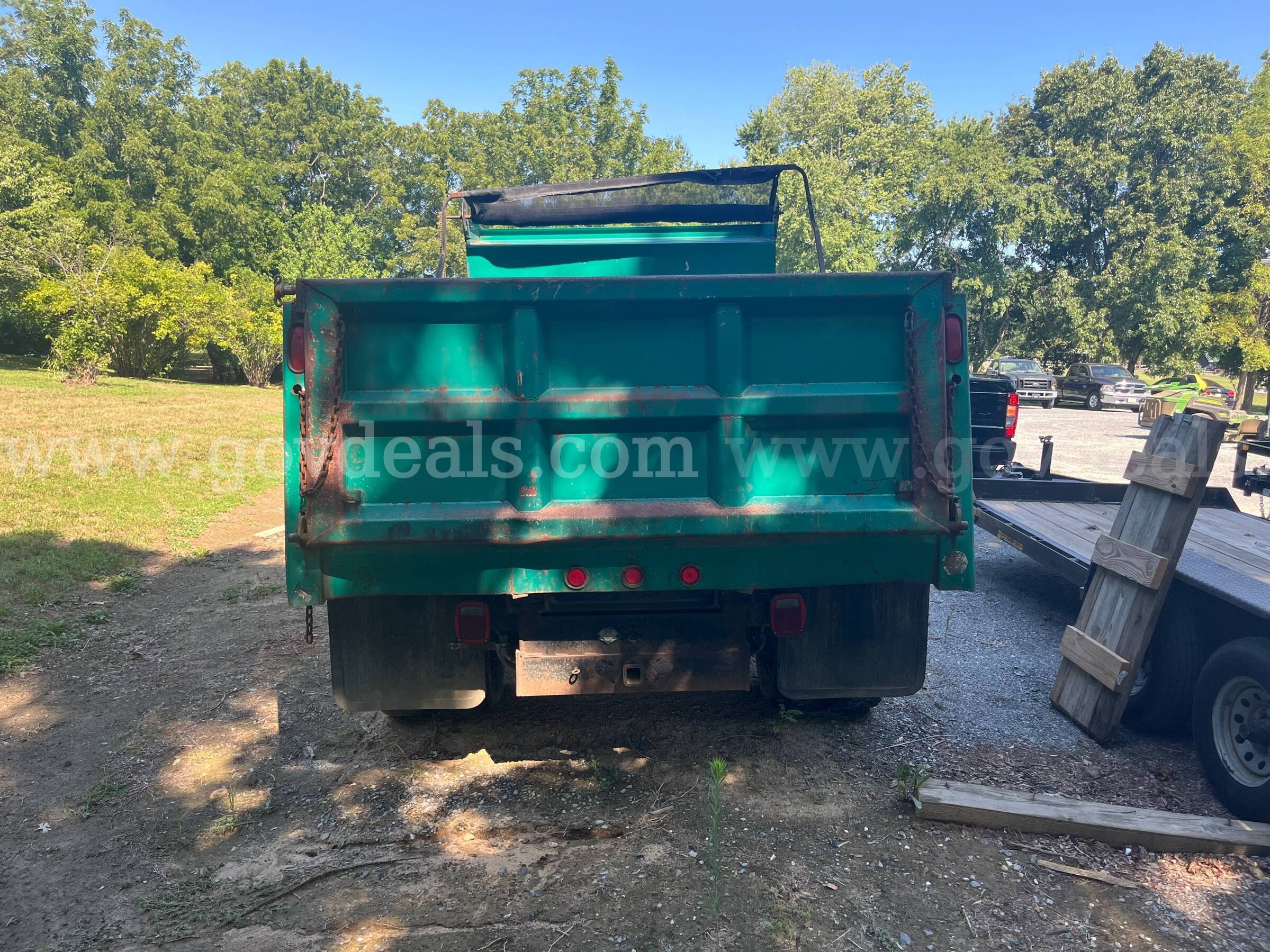 2002 International 4700 International 4700 Government Surplus Auction - Photo #4