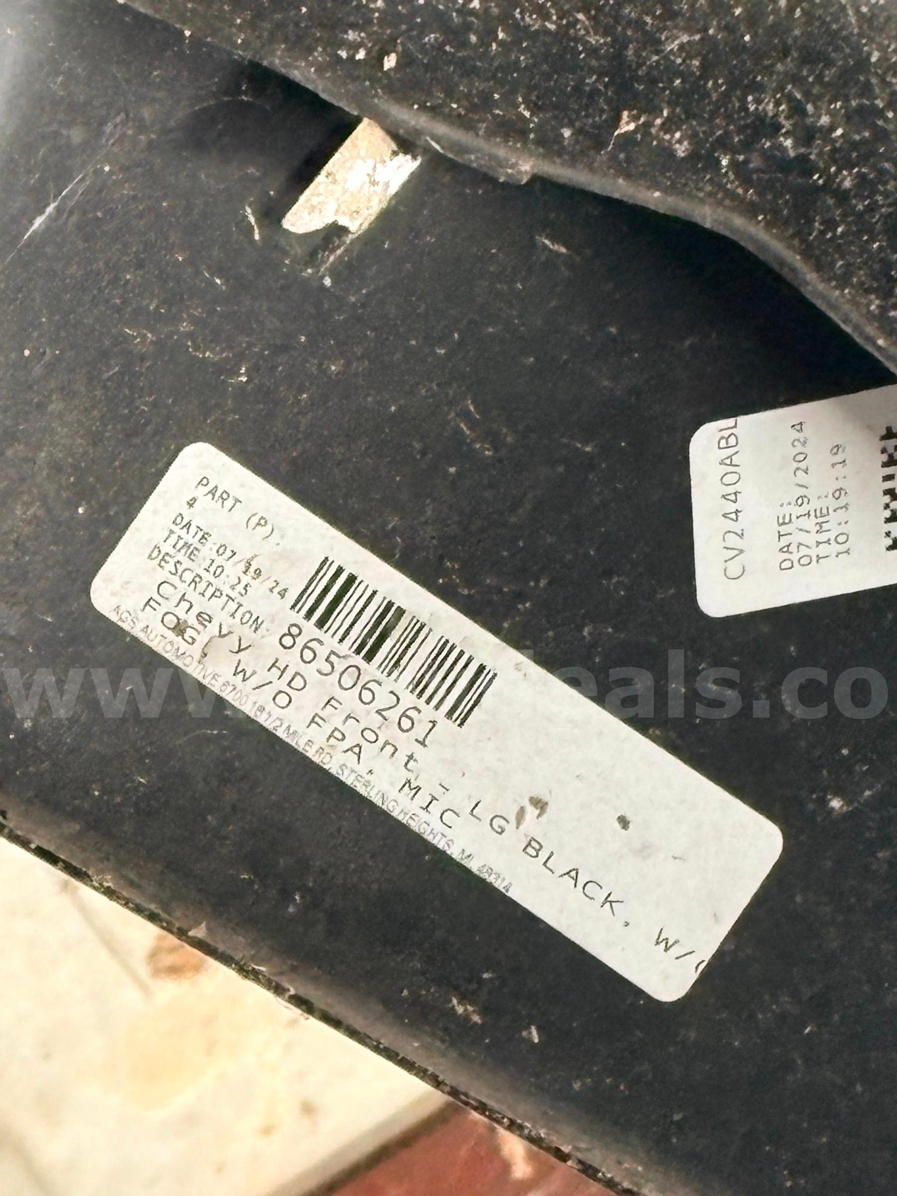 CHEVY HD FRONT LG BLACK BUMPER CHEVY HD FRONT 86506261 Government Surplus Auction - Photo #2