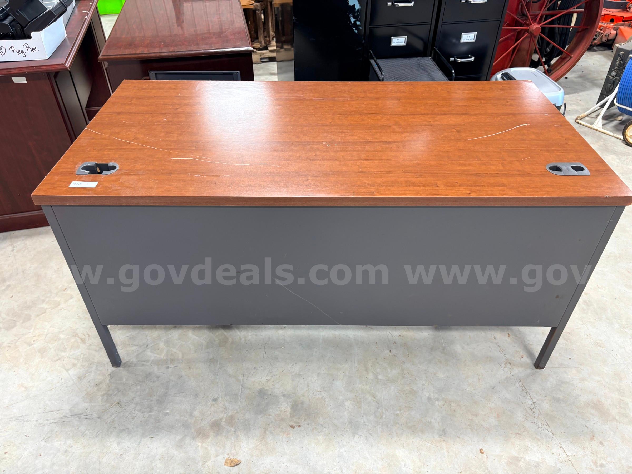 DESKS/CABINET   Government Surplus Auction - Photo #2