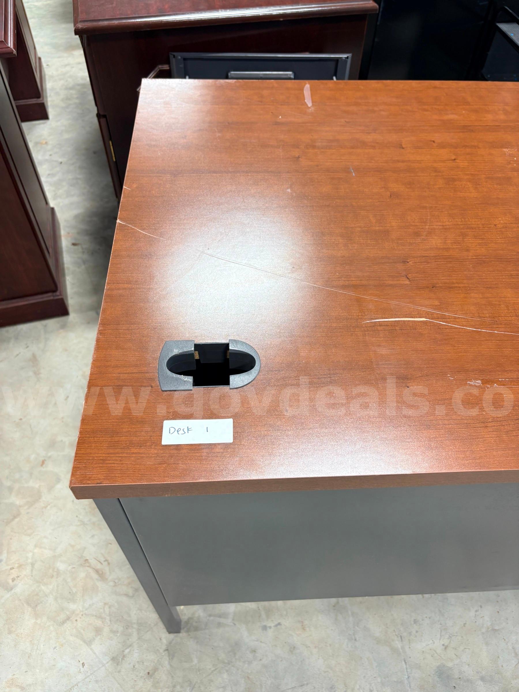 DESKS/CABINET   Government Surplus Auction - Photo #3