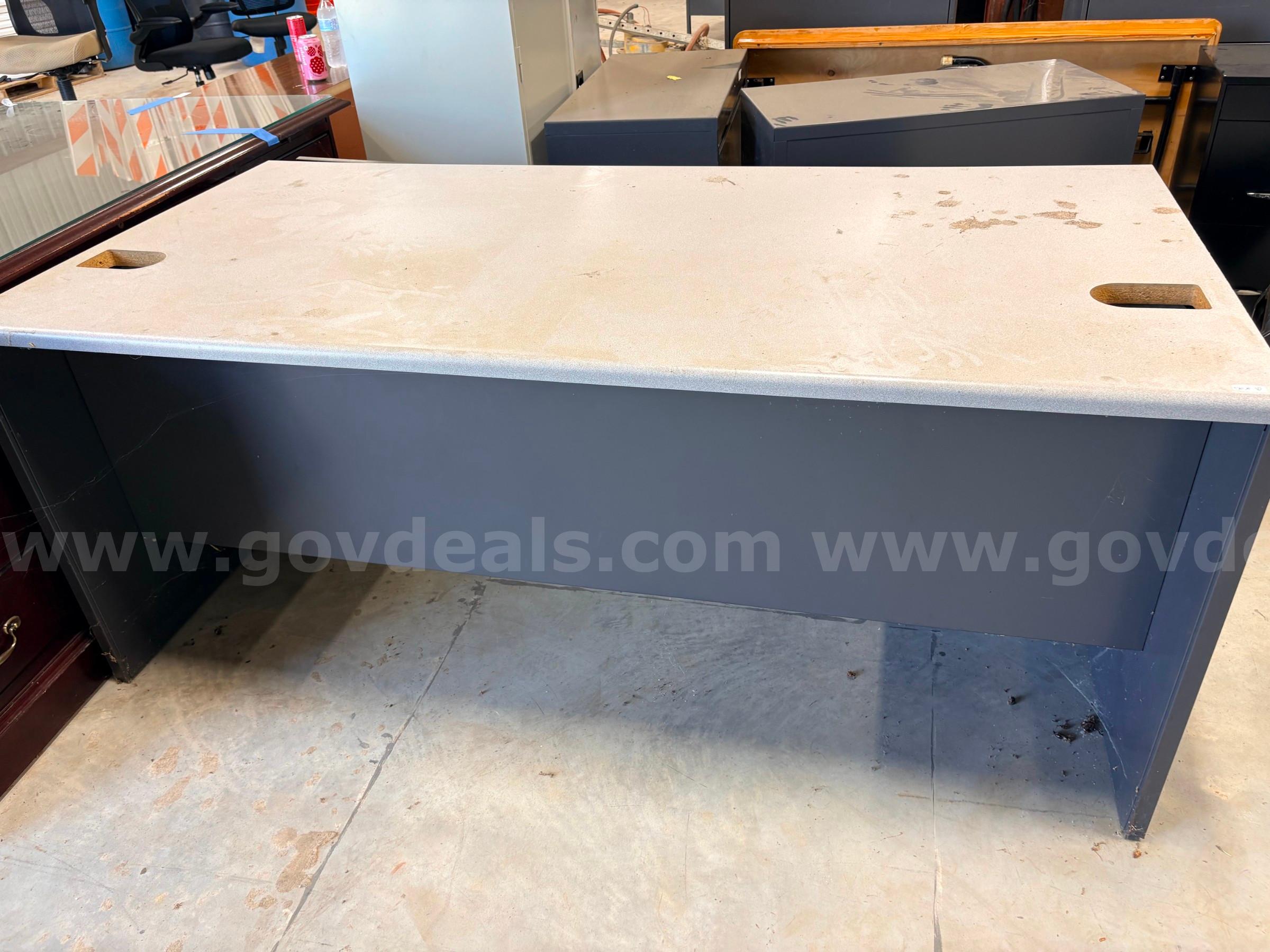 DESKS/CABINET   Government Surplus Auction - Photo #4