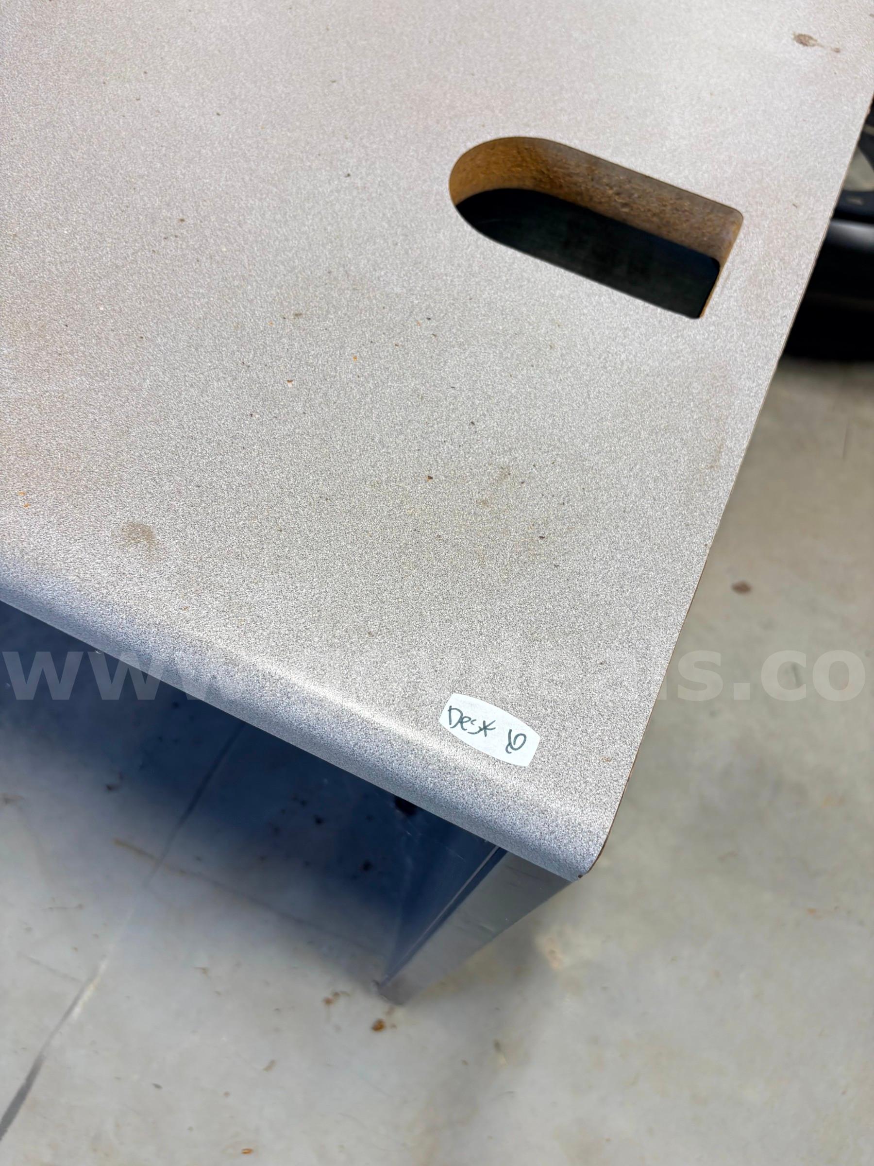 DESKS/CABINET   Government Surplus Auction - Photo #5