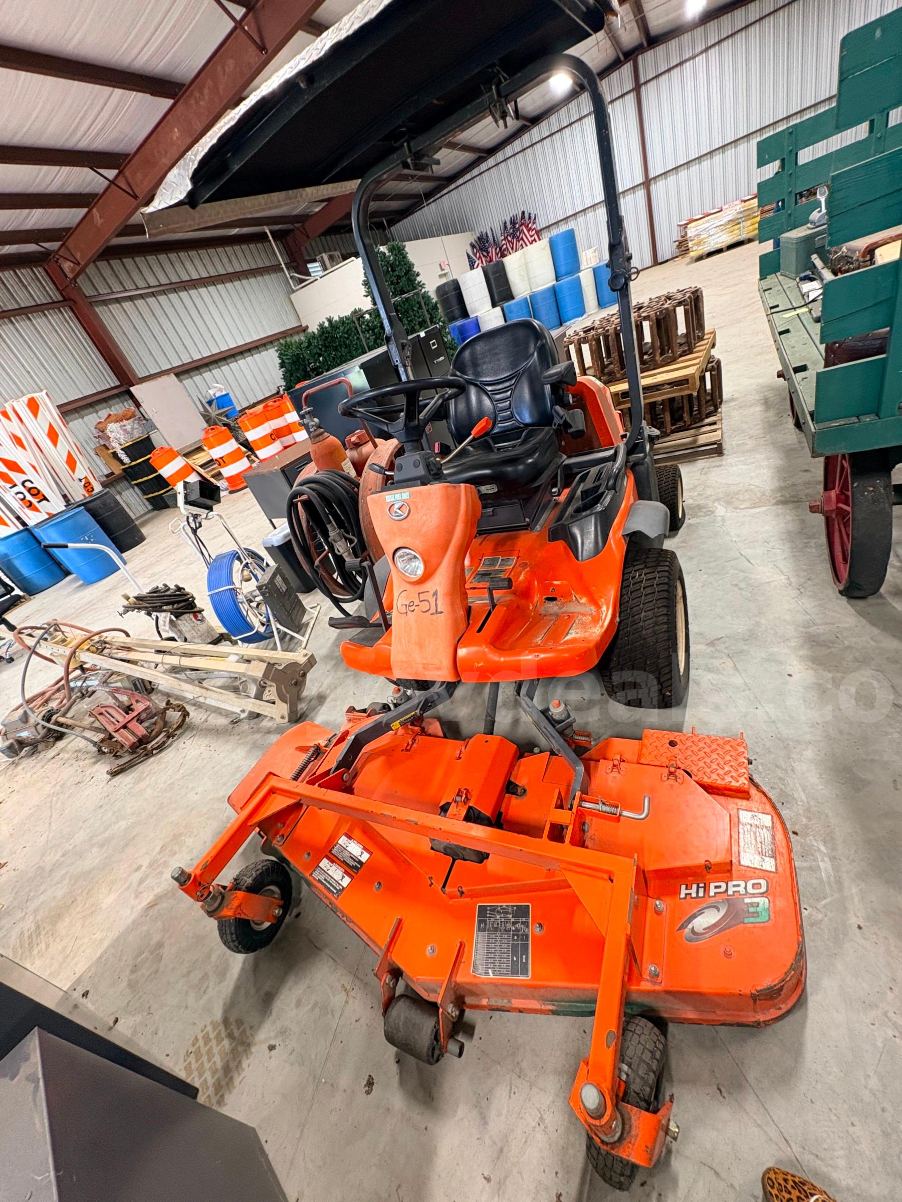KUBOTA MOWER KUBOTA F2680e 2-wheel drive Government Surplus Auction - Photo #2
