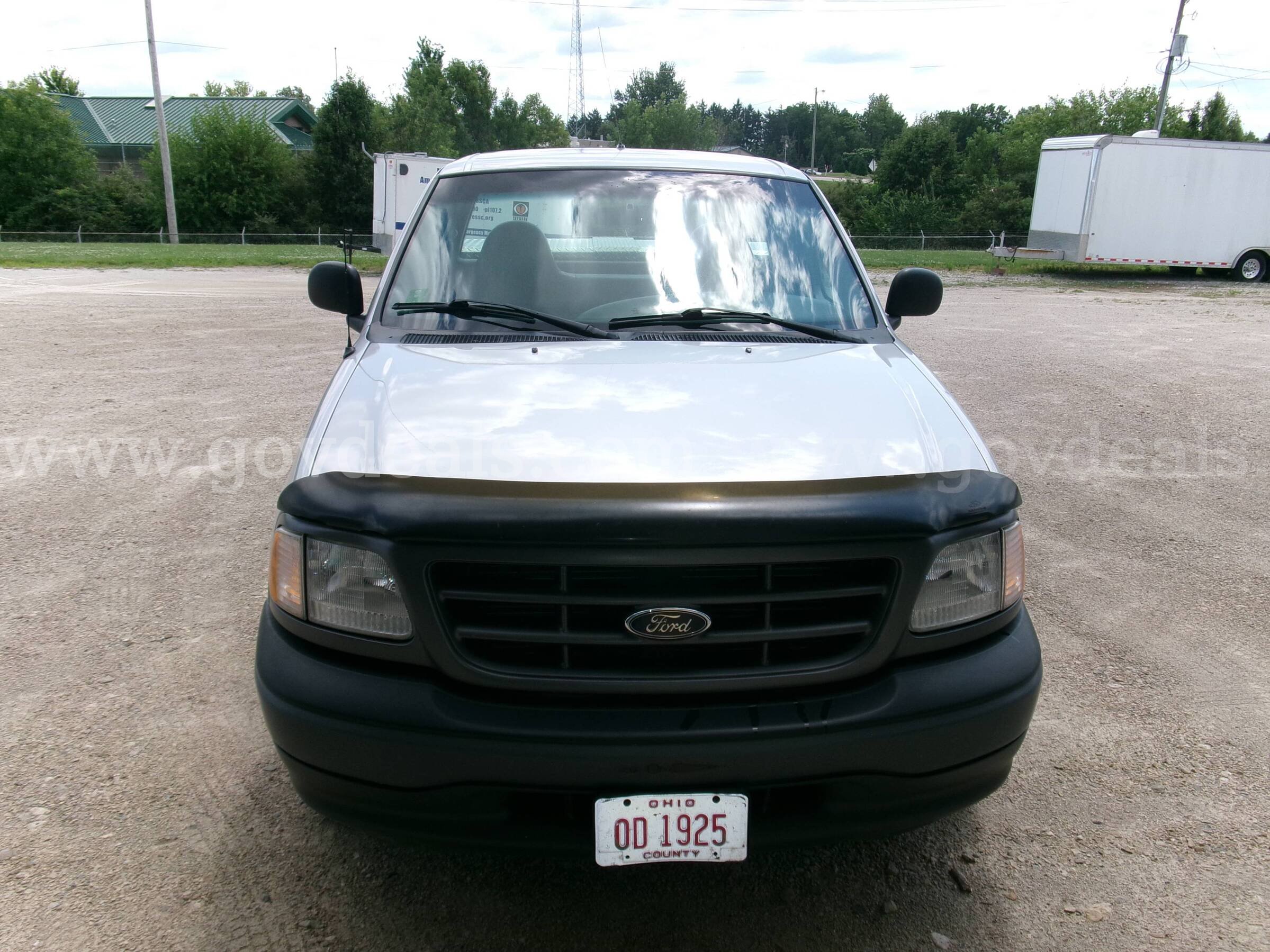 2002 Ford F-150 XL Long Bed 2WD Ford F-150 Government Surplus Auction - Photo #2