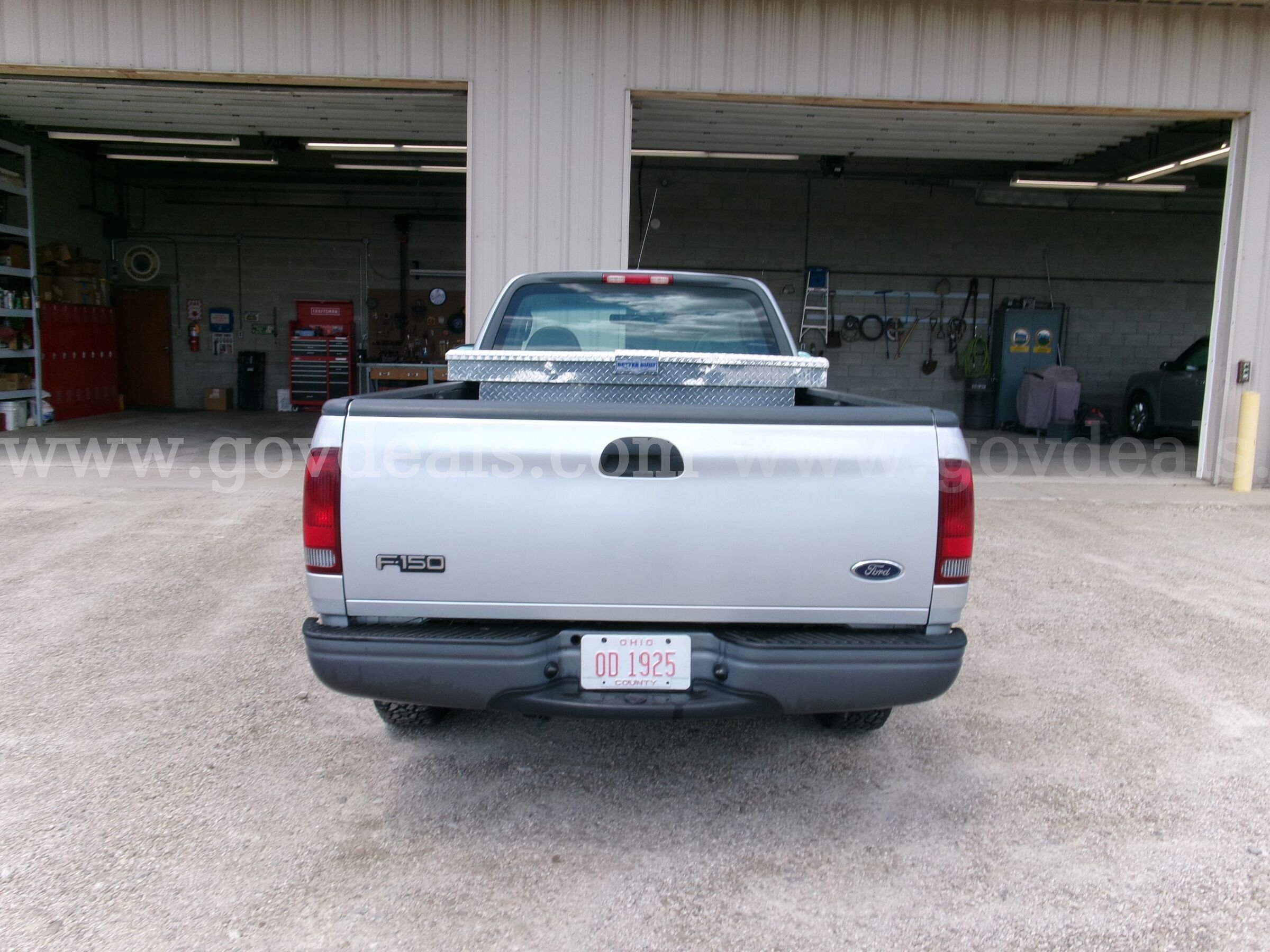 2002 Ford F-150 XL Long Bed 2WD Ford F-150 Government Surplus Auction - Photo #3