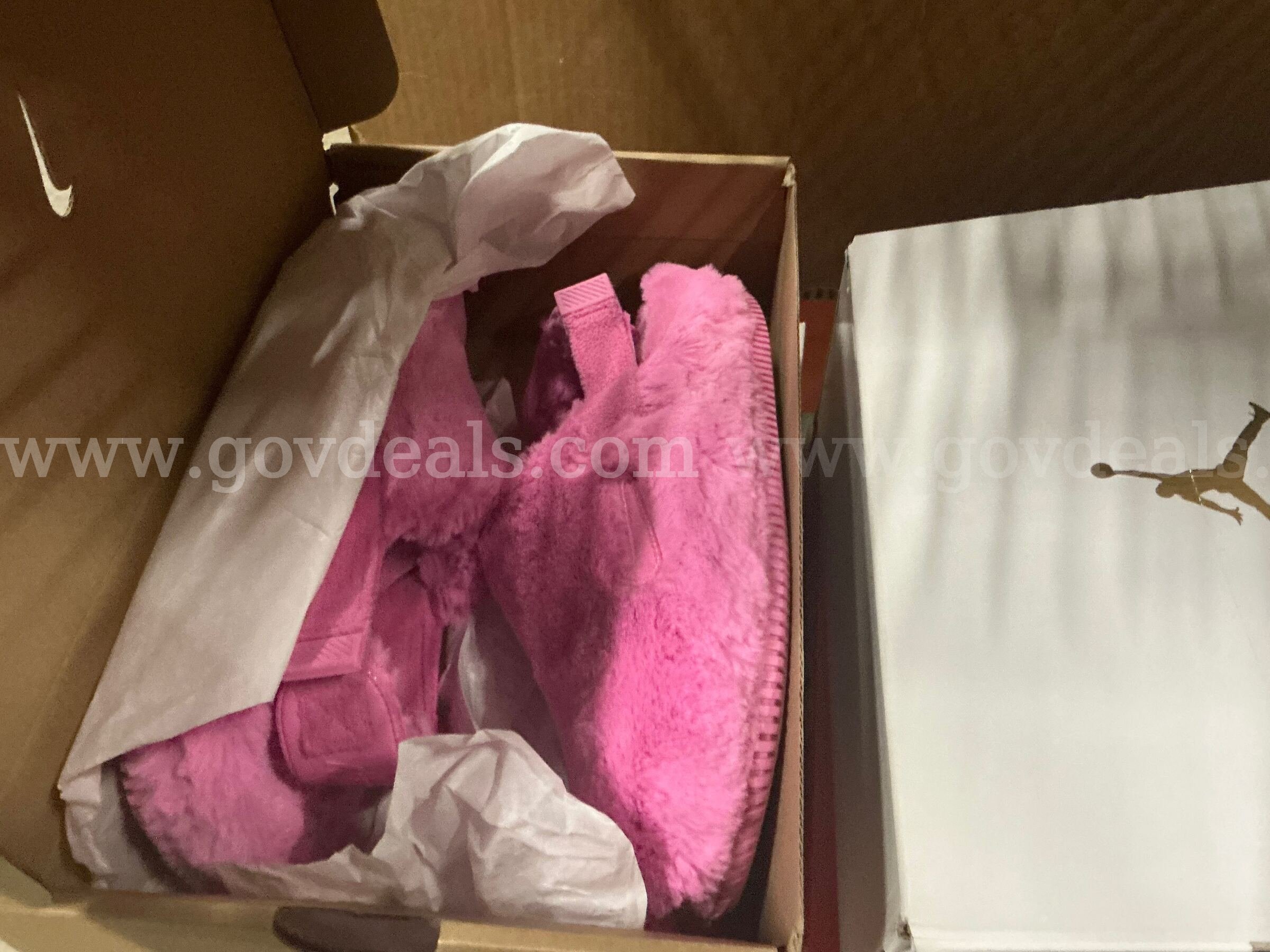 Apparel: "Boxed Shoes" (SEP26-0401X)   Government Surplus Auction - Photo #6