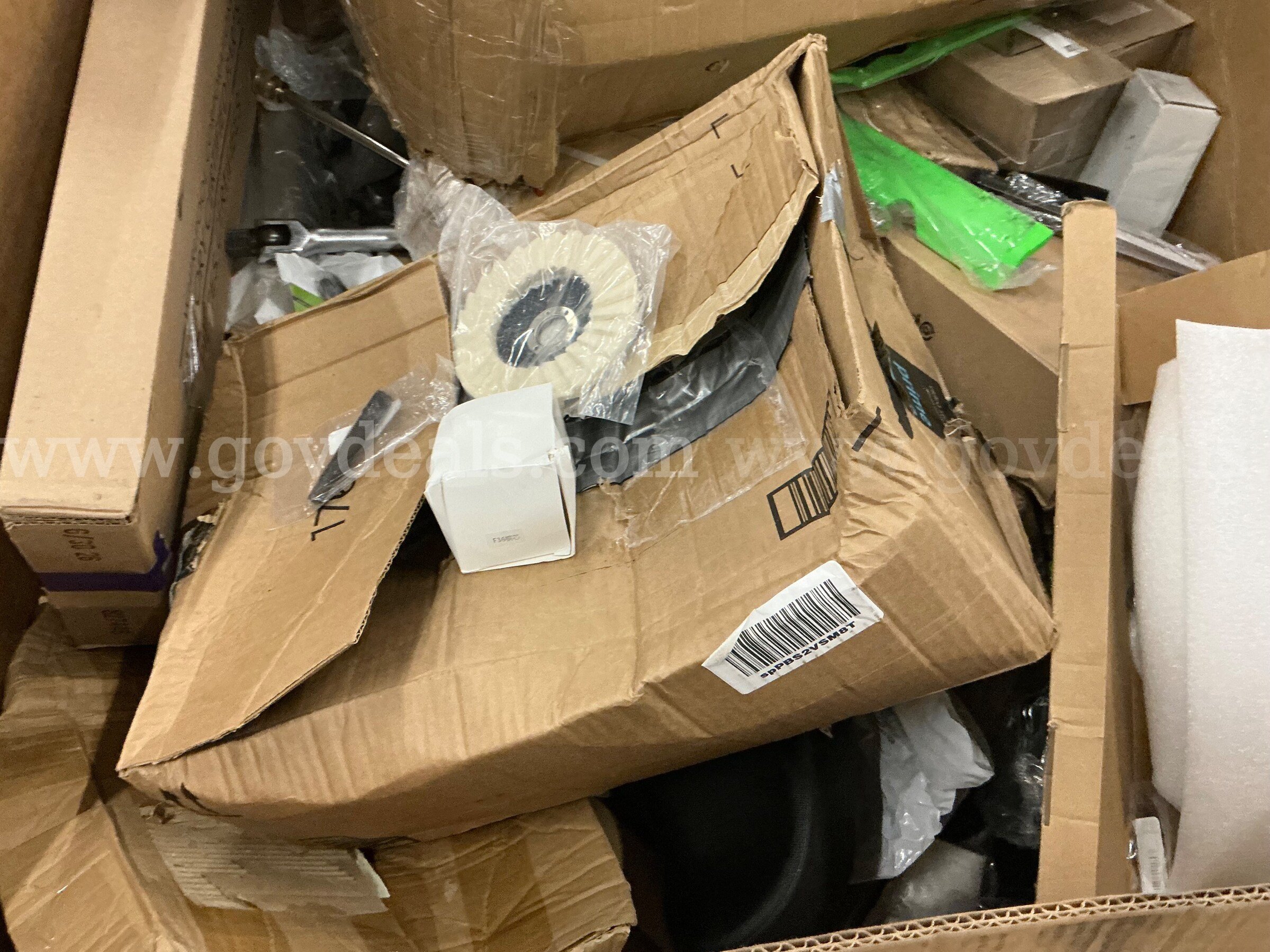 Hardware: "Automotive and Hardware" (Gaylord)(SEP26-0485)  0485 Government Surplus Auction - Photo #5