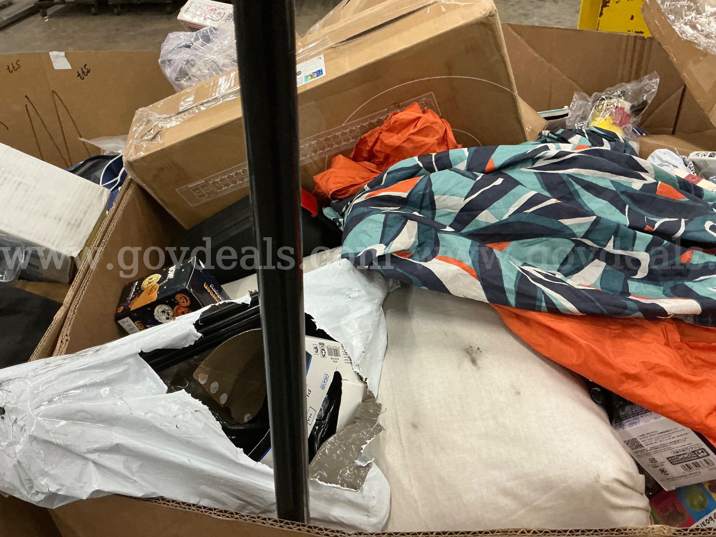 General Merchandise: (Gaylord) (SEP26-0513)  0513 Government Surplus Auction - Photo #3