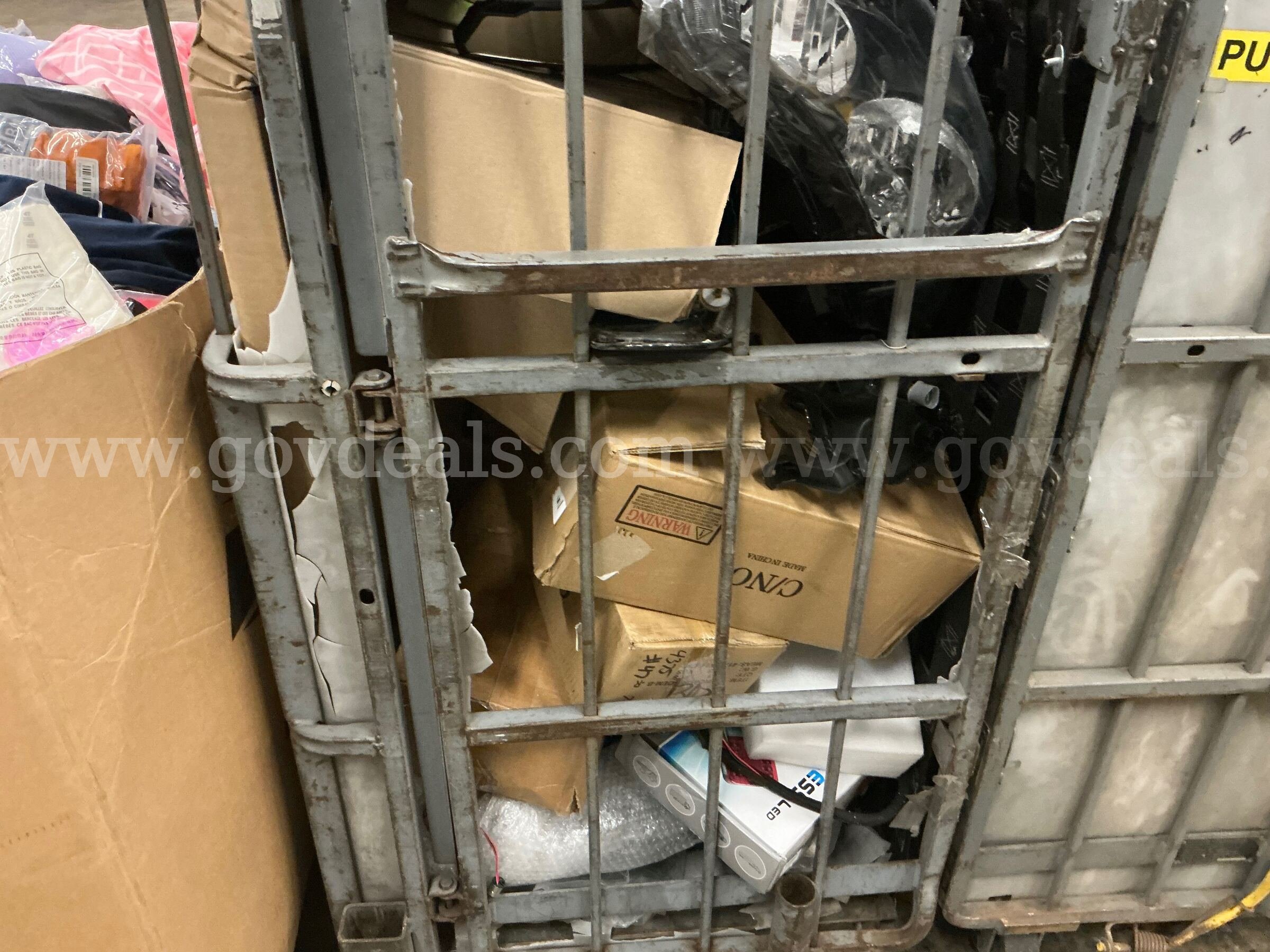 Hardware "Auto Head lamps and Accessories" (SEP26-0532)  0532 Government Surplus Auction - Photo #4