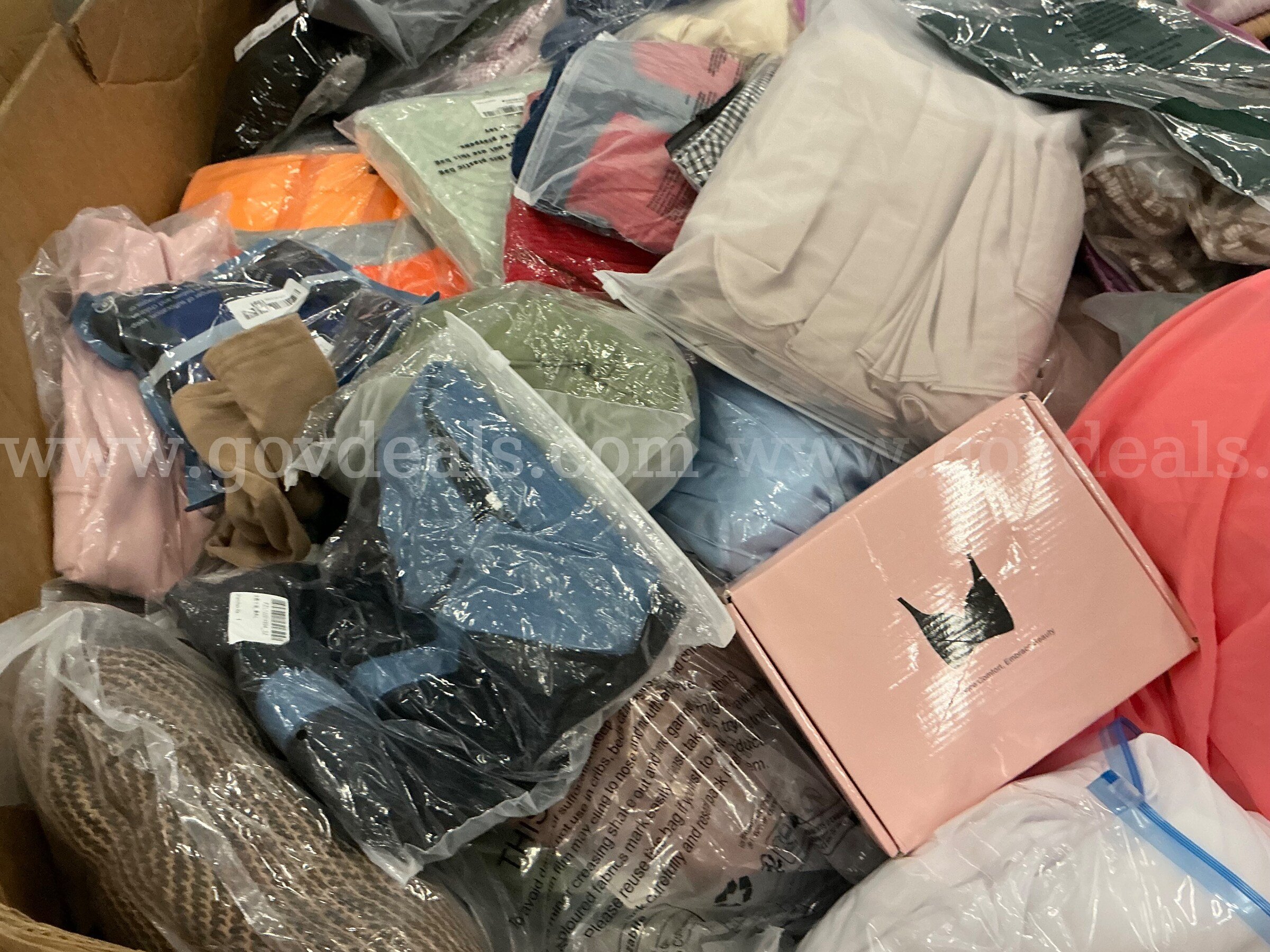 Apparel "Clothes" (SEP26-0574)  0574 Government Surplus Auction - Photo #5